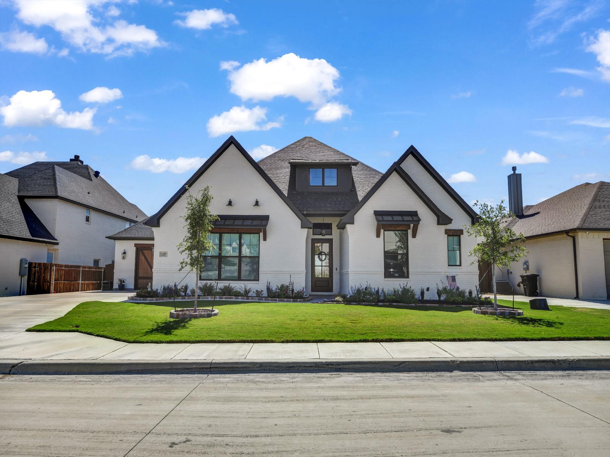 main property photo 5