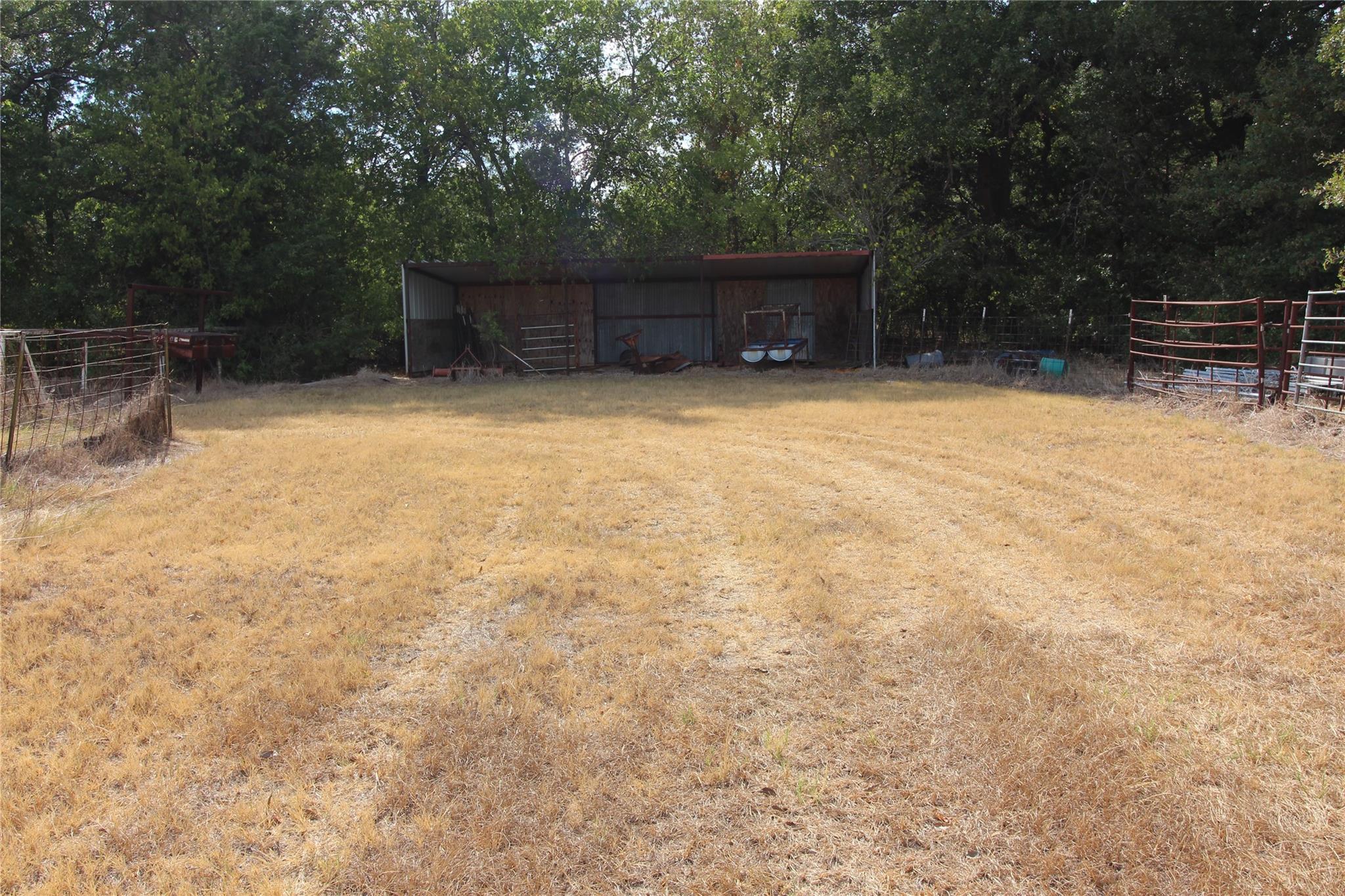 main property photo 11