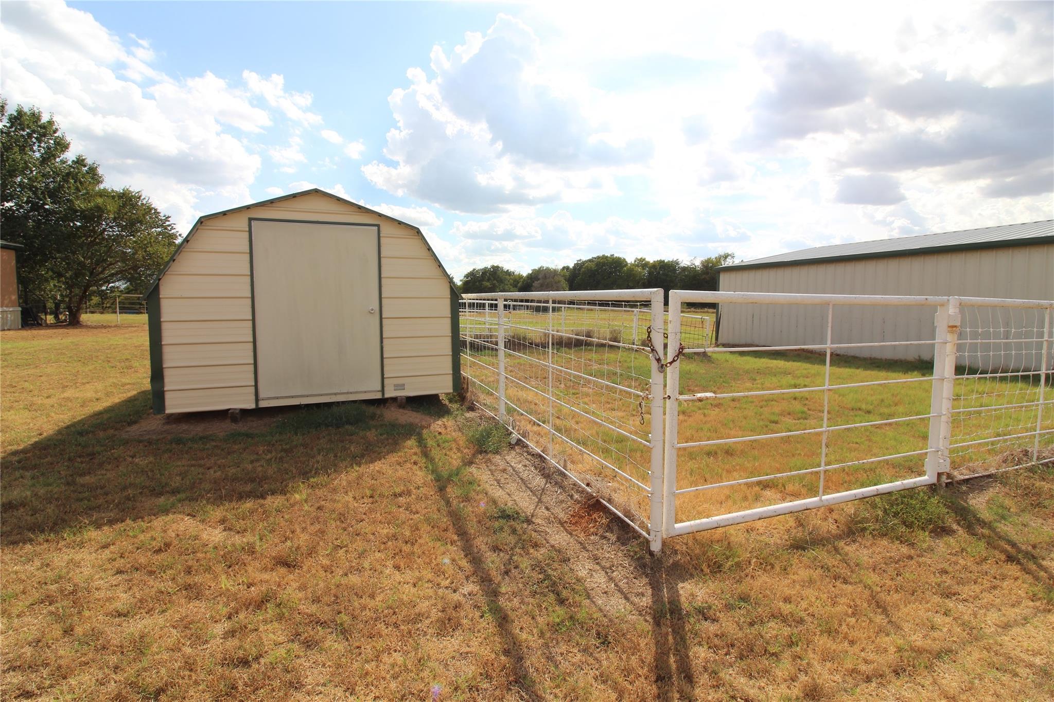 main property photo 13