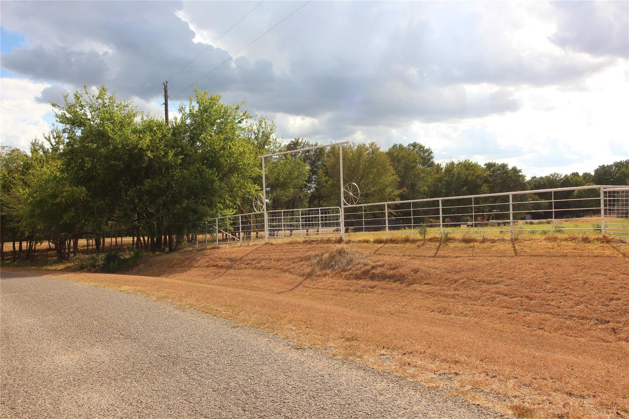 main property photo 33