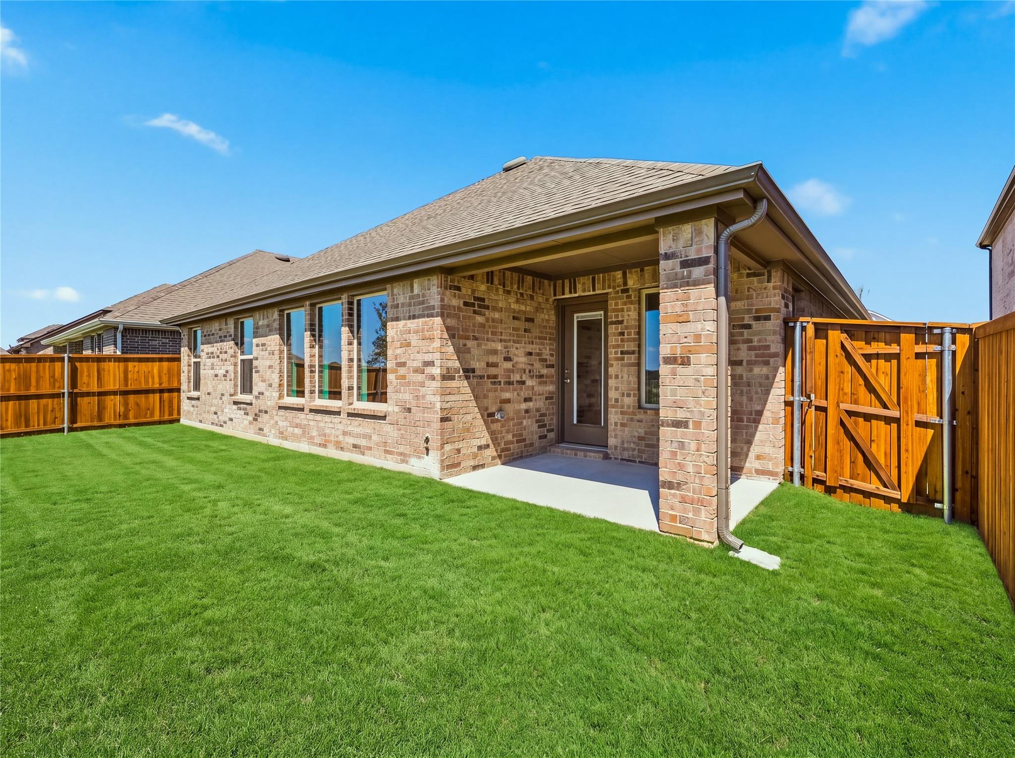 main property photo 28