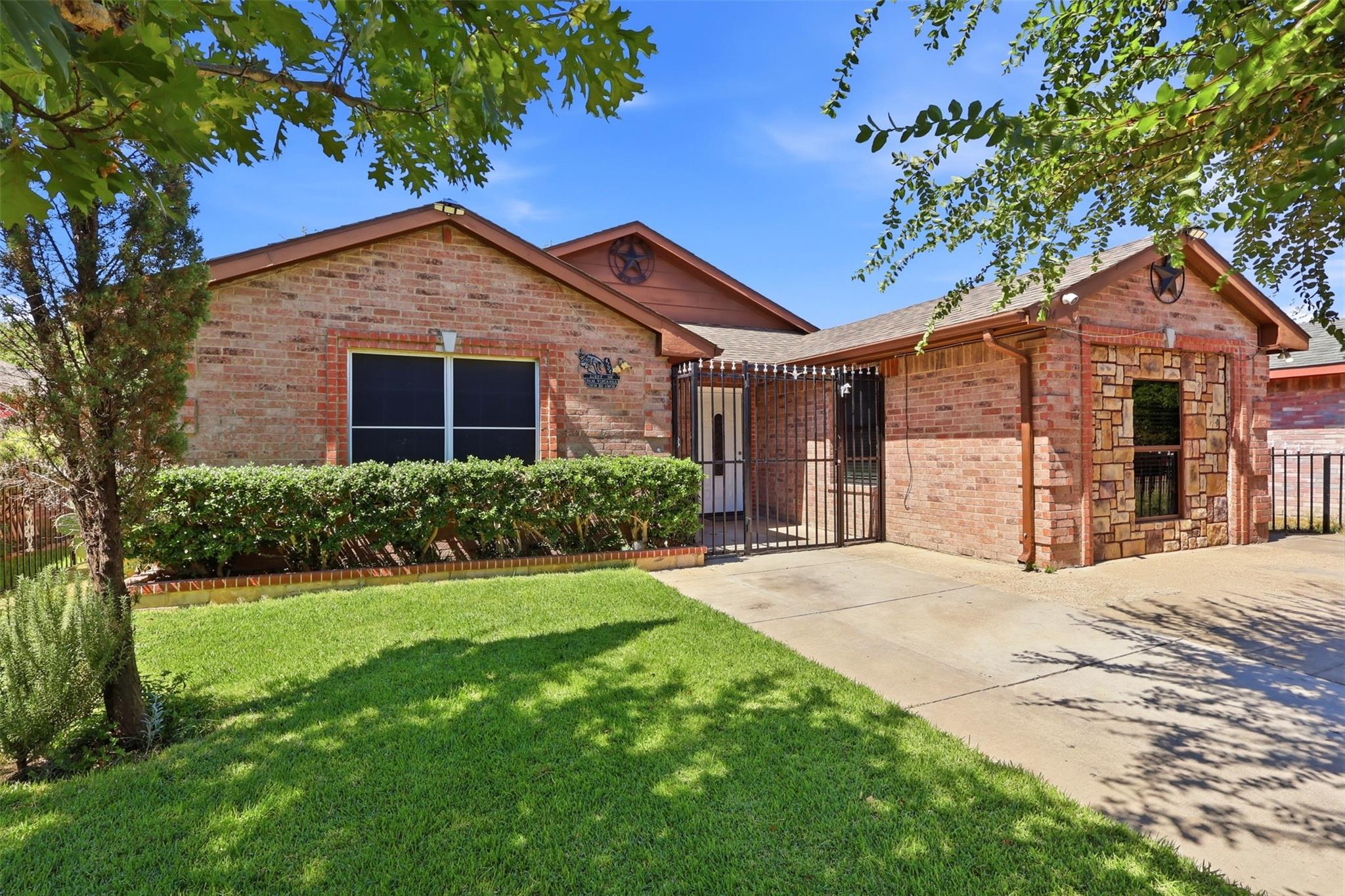 main property photo 2
