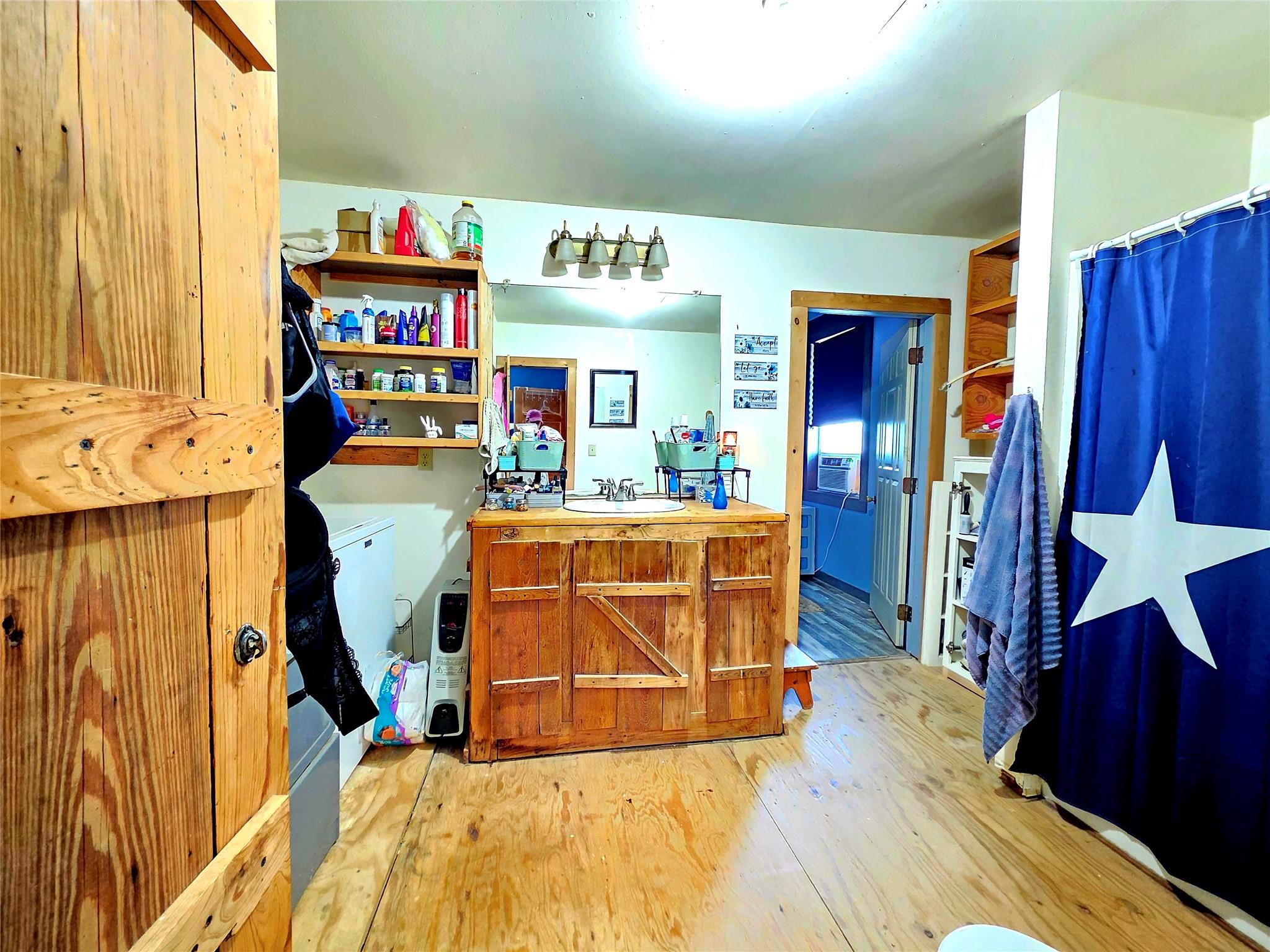 main property photo 9