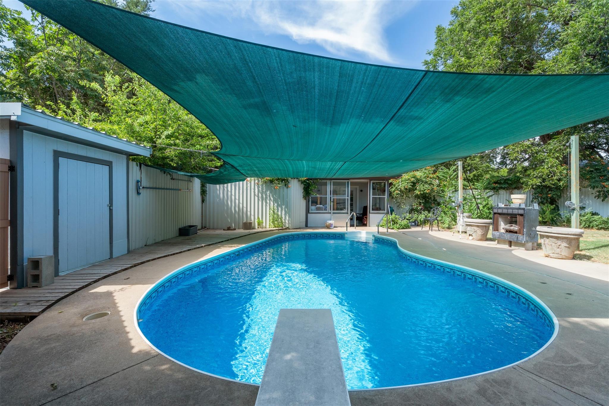main property photo 24