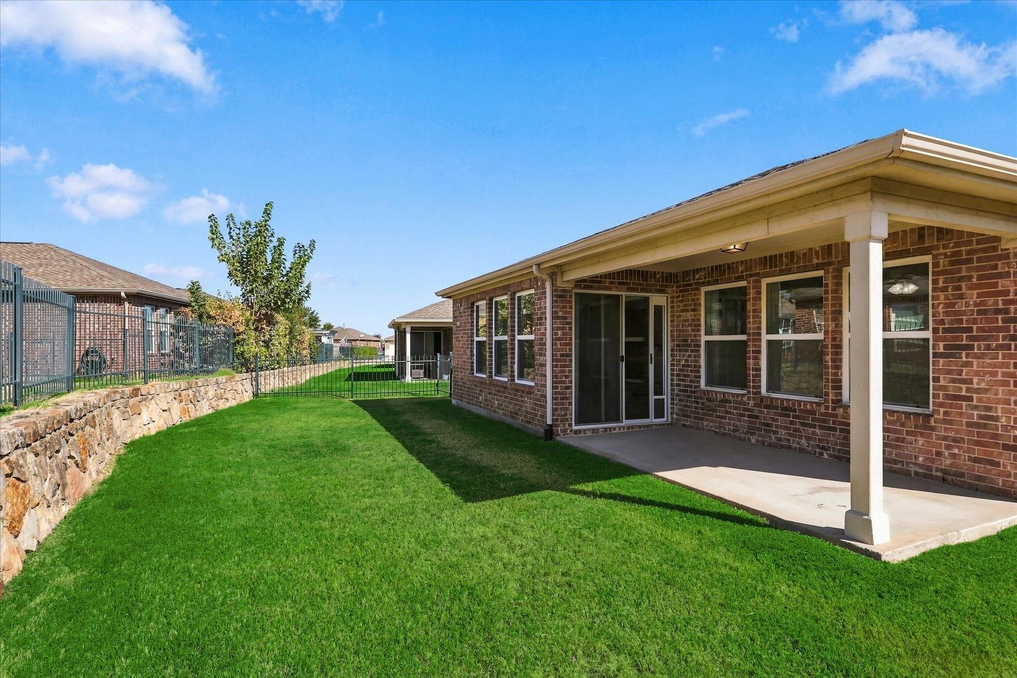 main property photo 25