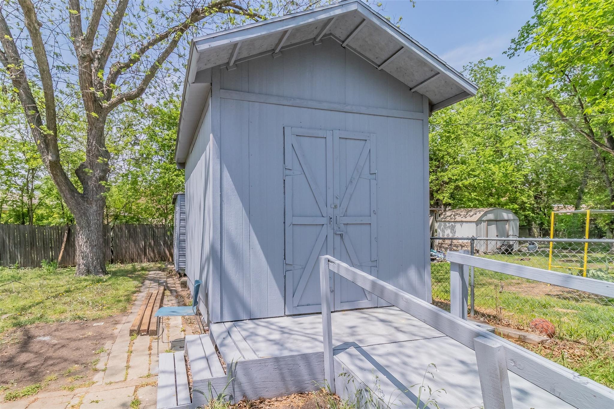 main property photo 39