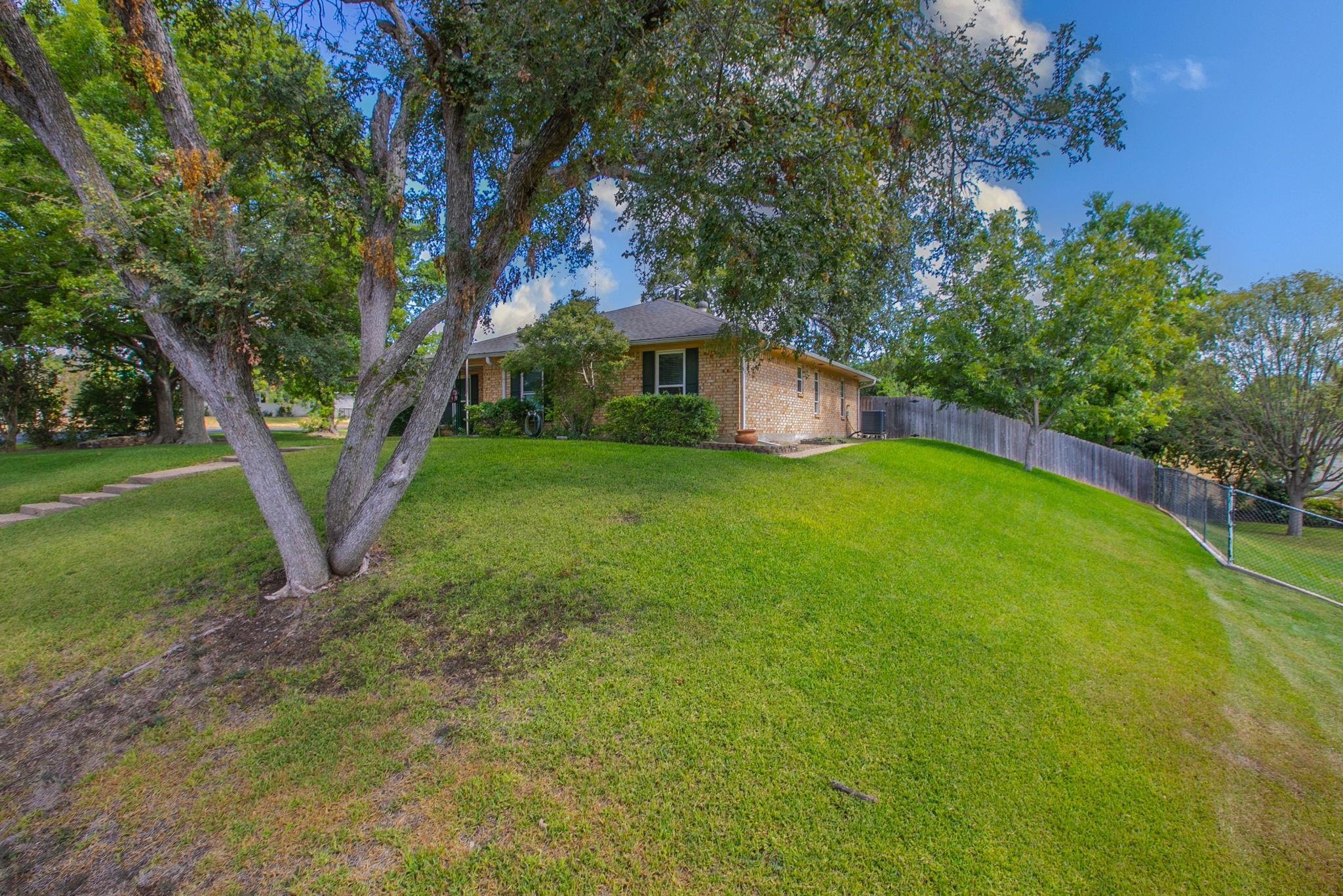 main property photo 18