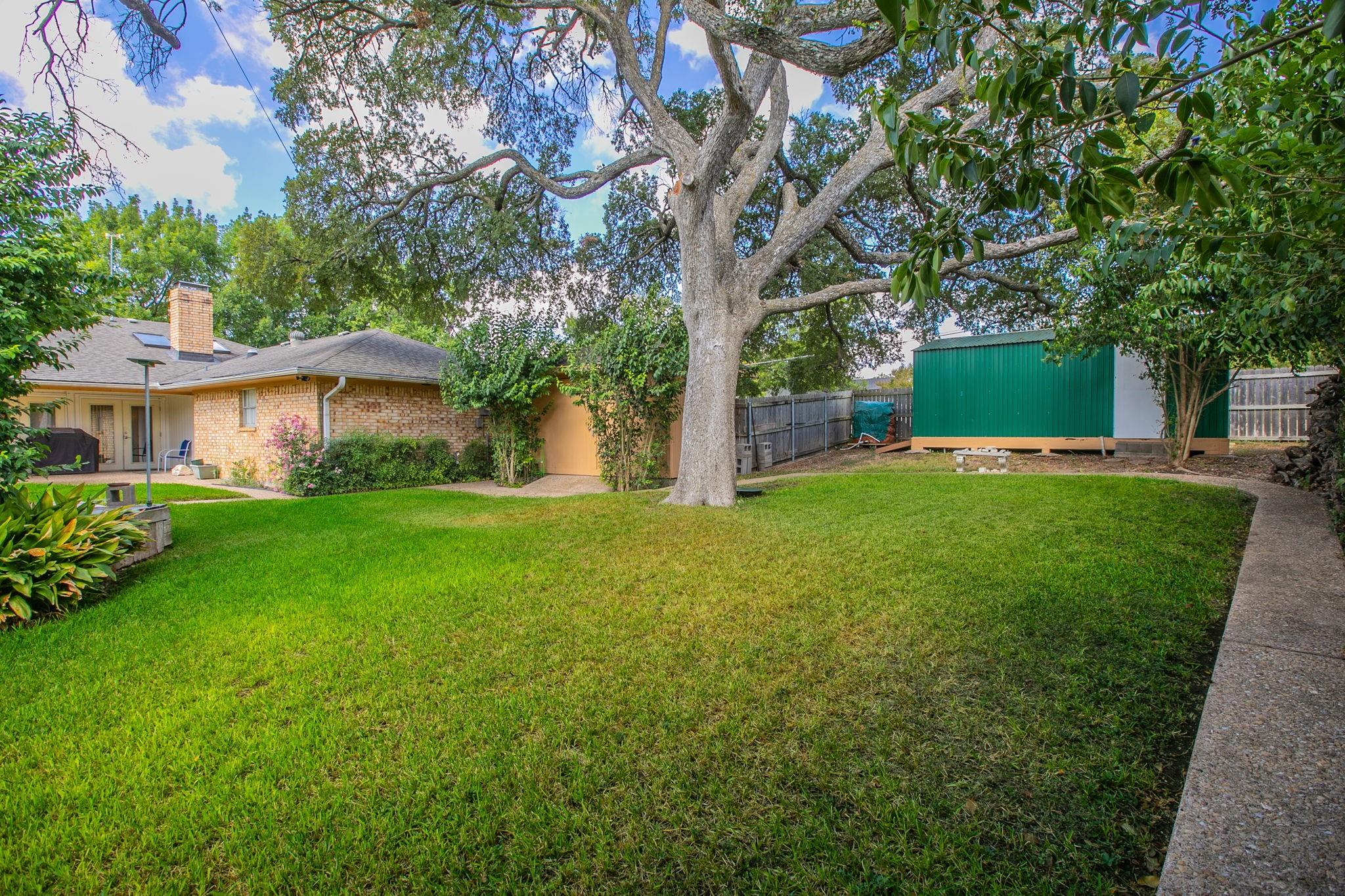 main property photo 20