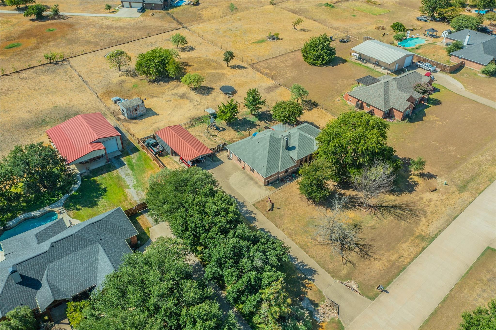main property photo 32