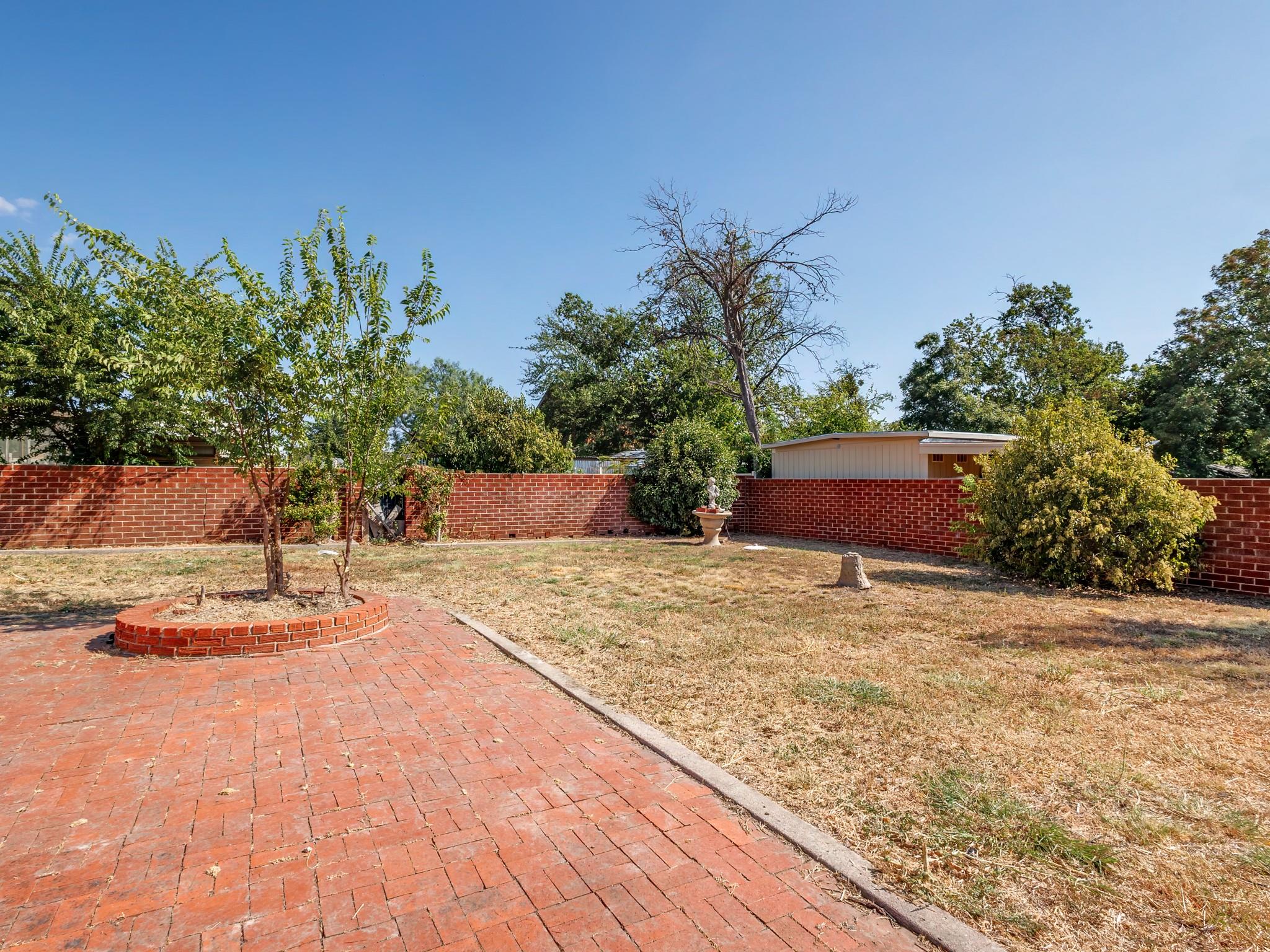 main property photo 36