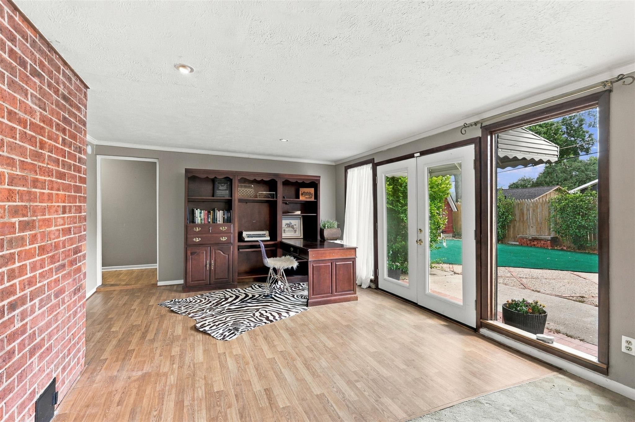 main property photo 13