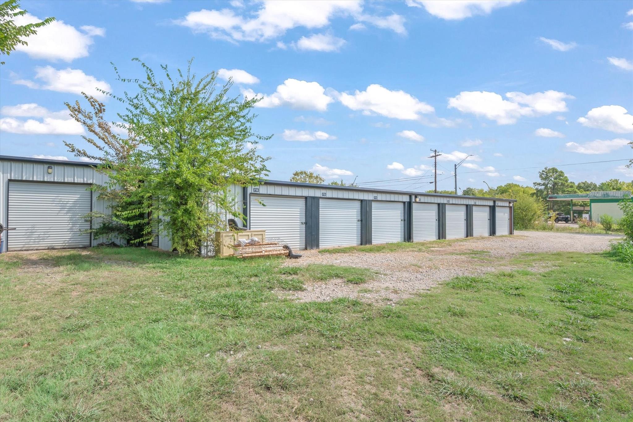 main property photo 32