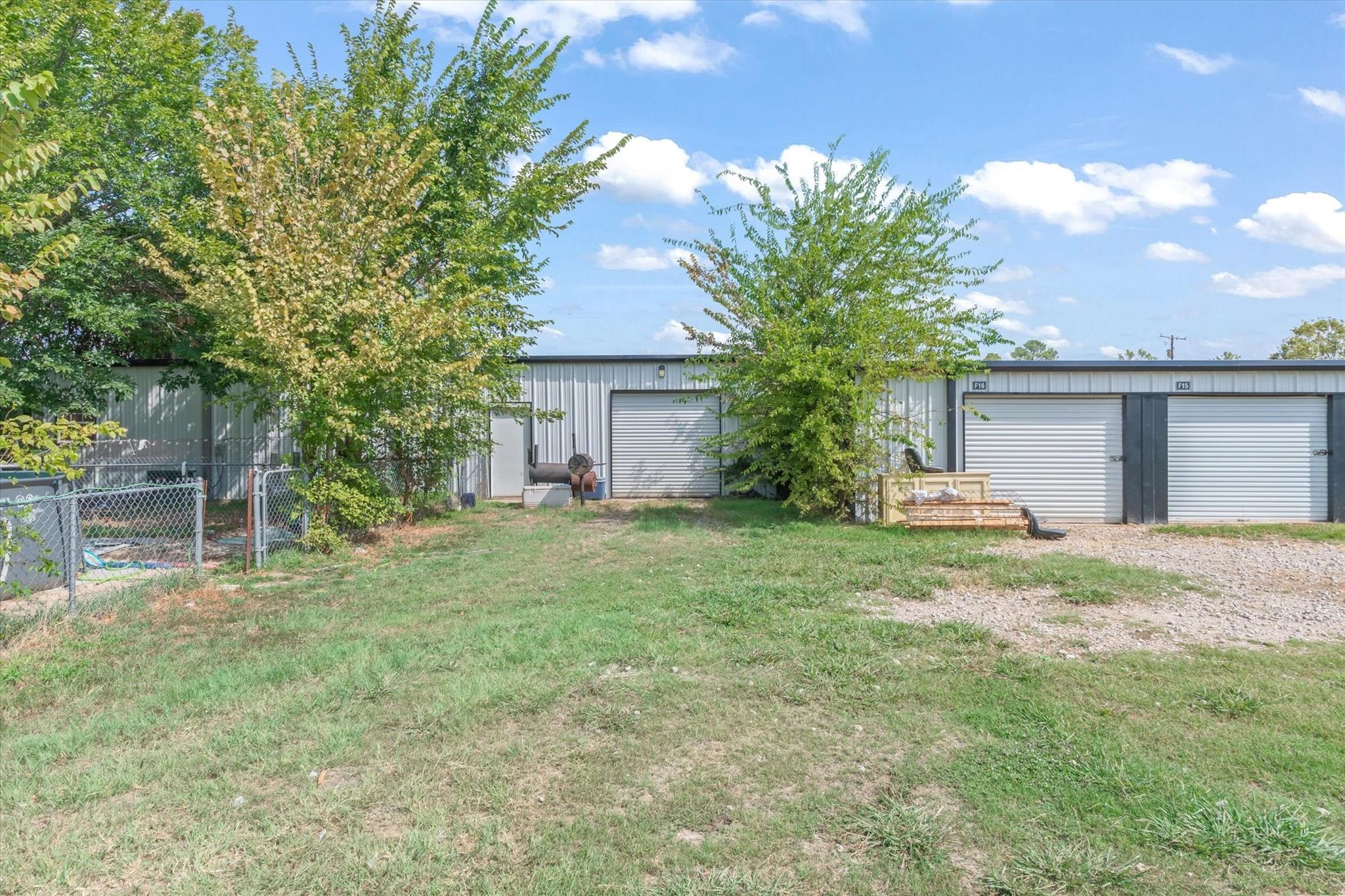 main property photo 34