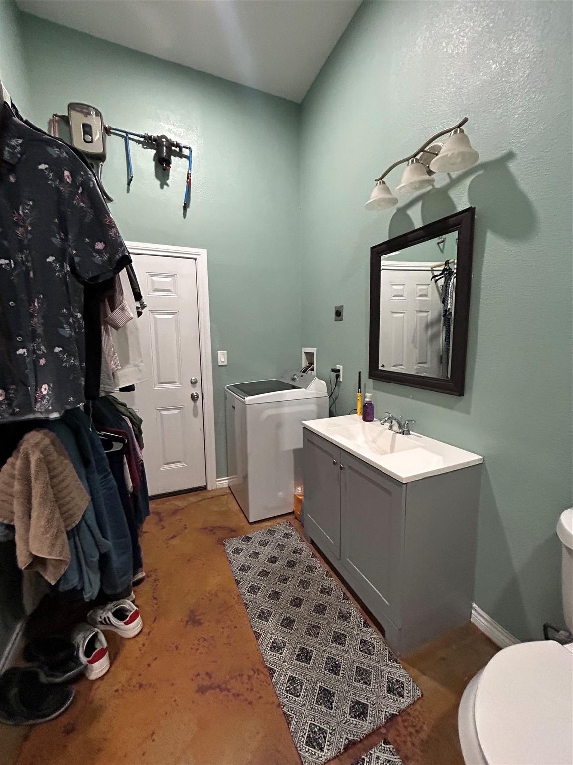 main property photo 13