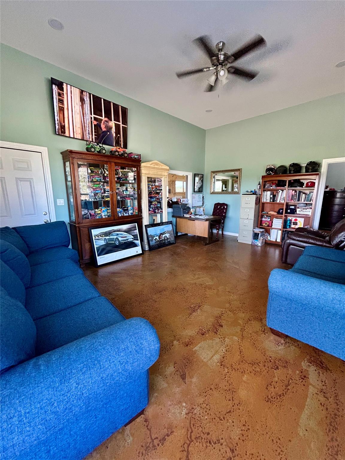 main property photo 8