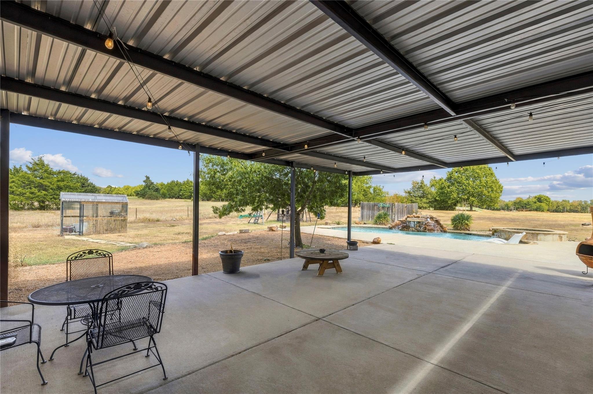 main property photo 5