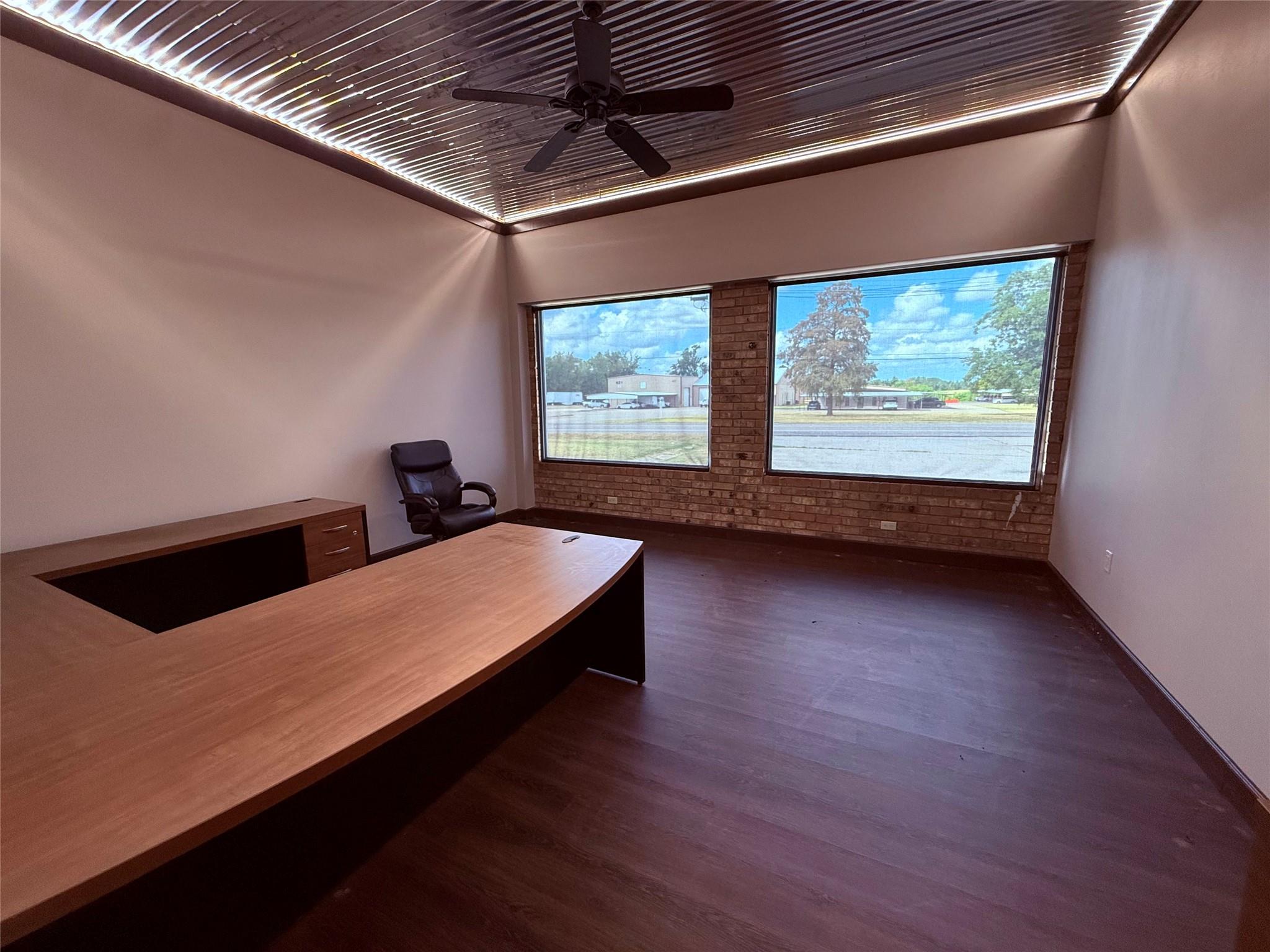 main property photo 12