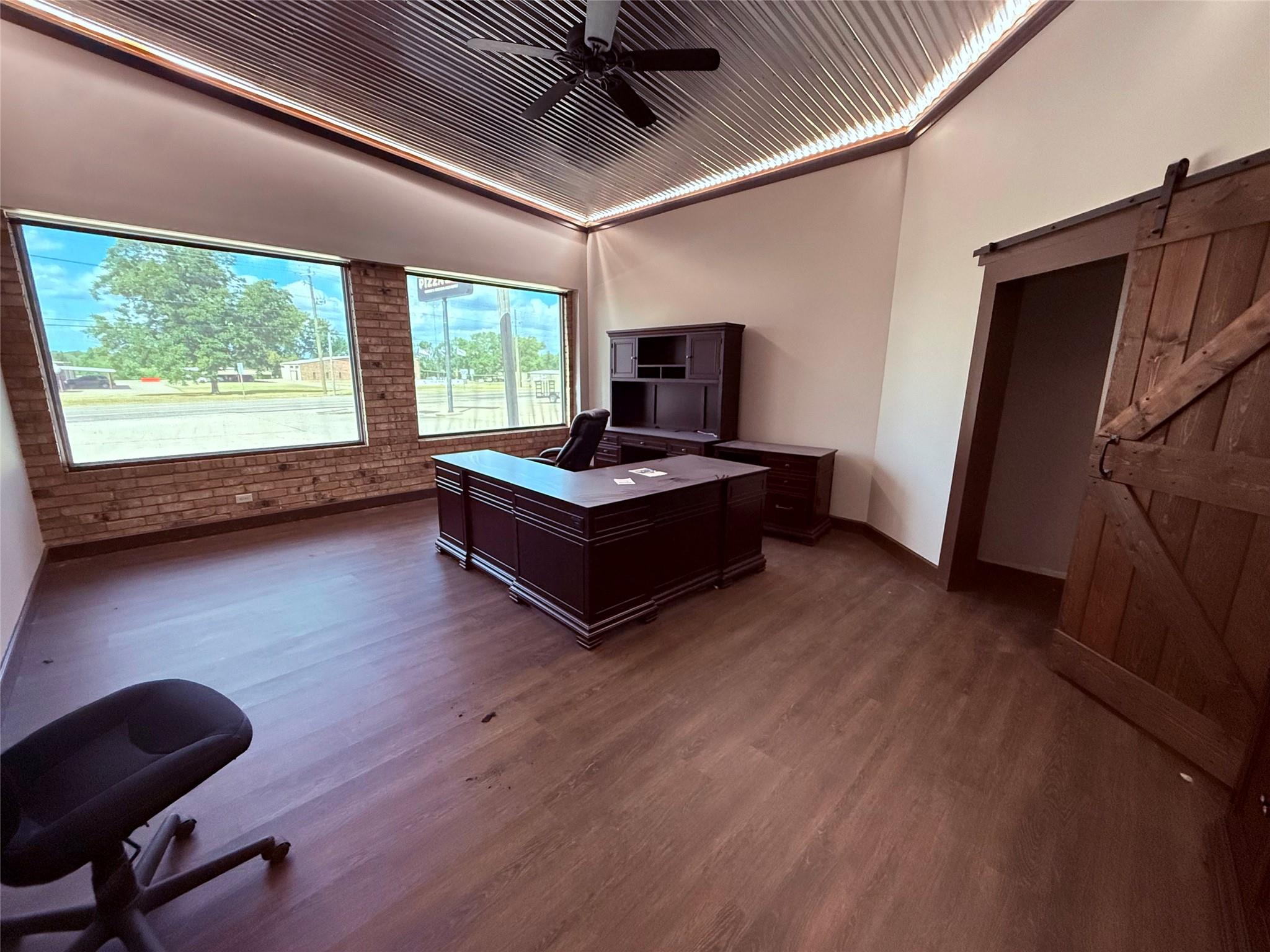 main property photo 18