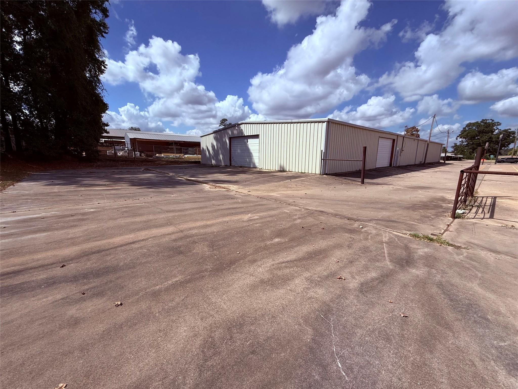 main property photo 5