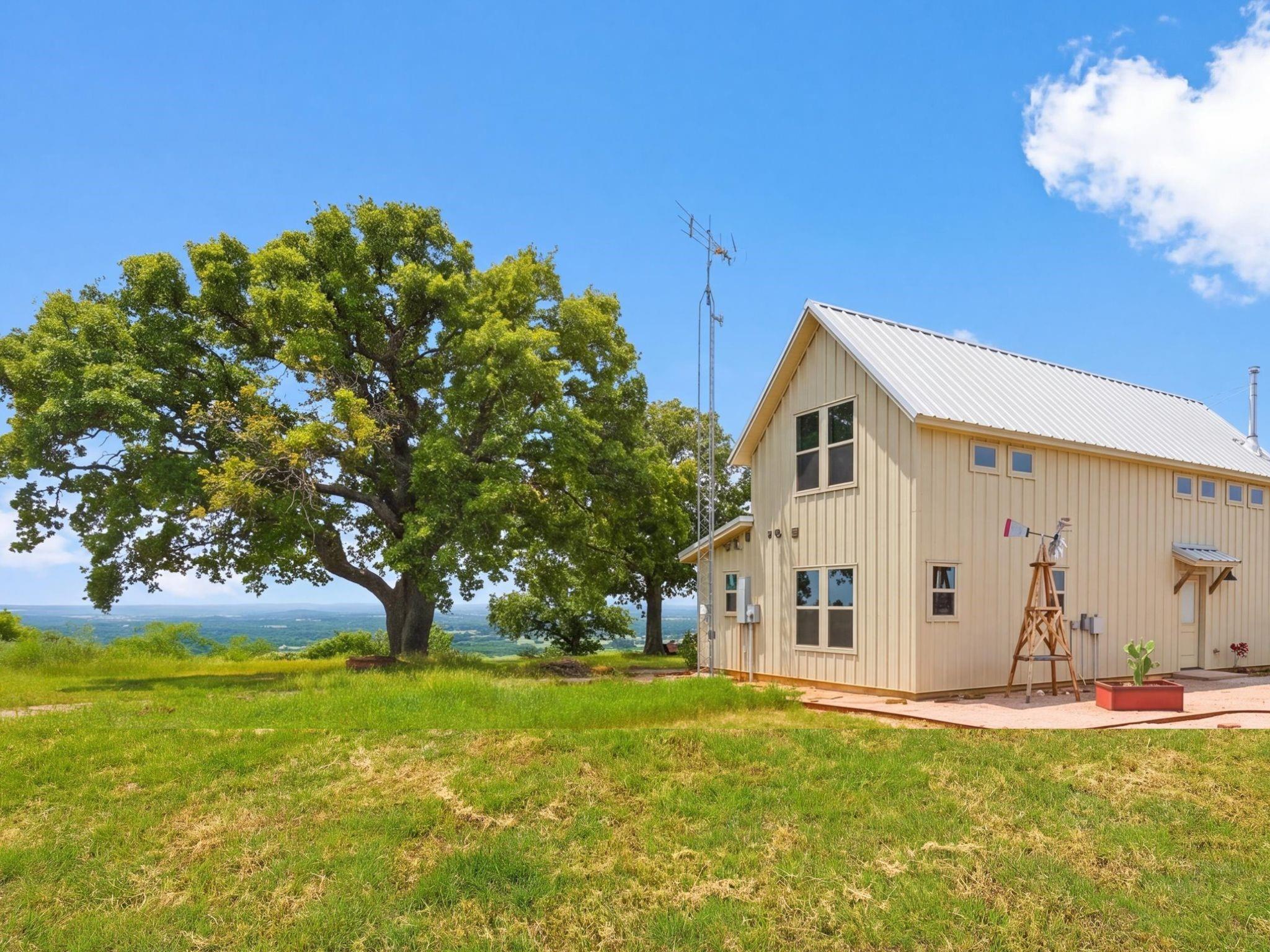 main property photo 16