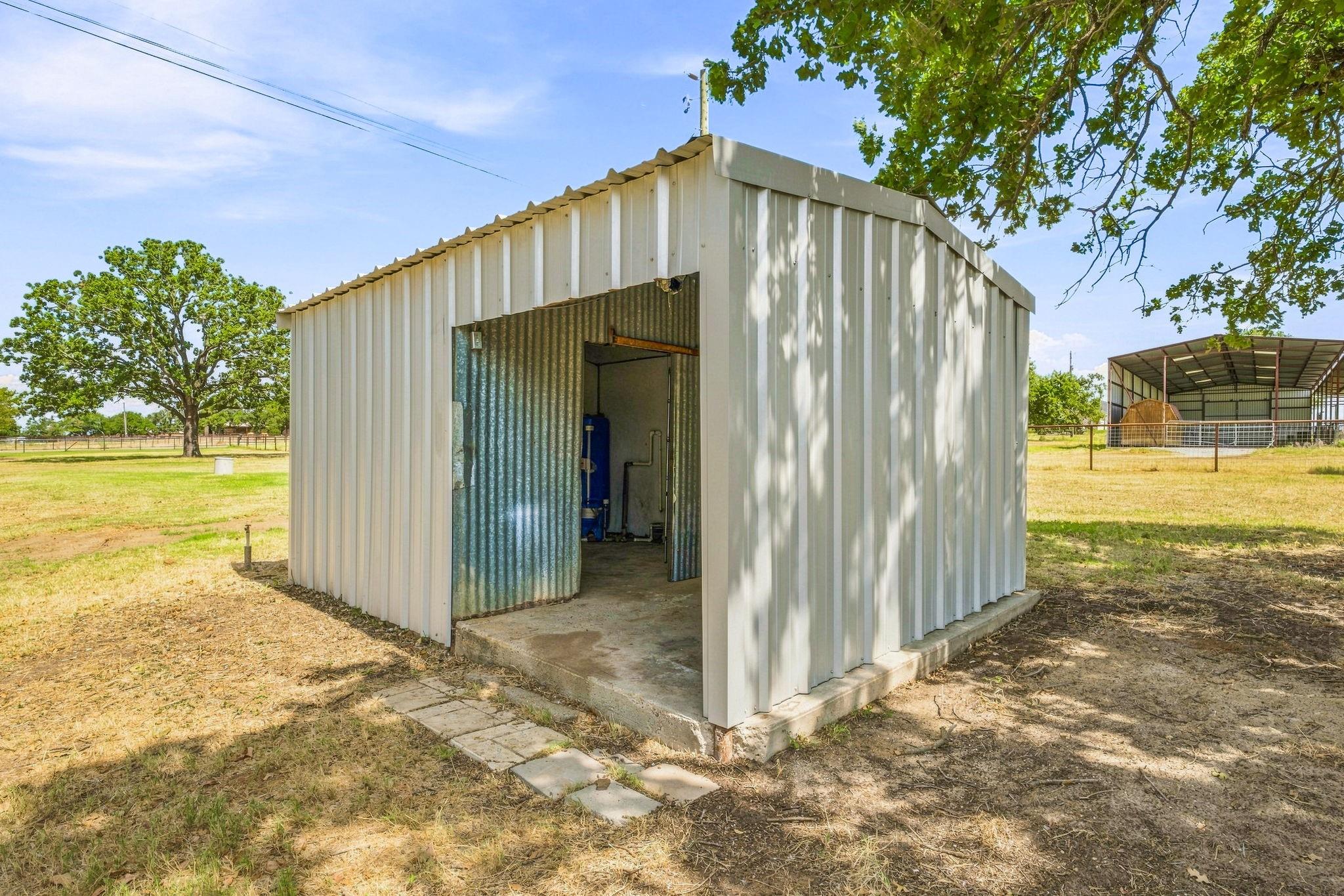 main property photo 23