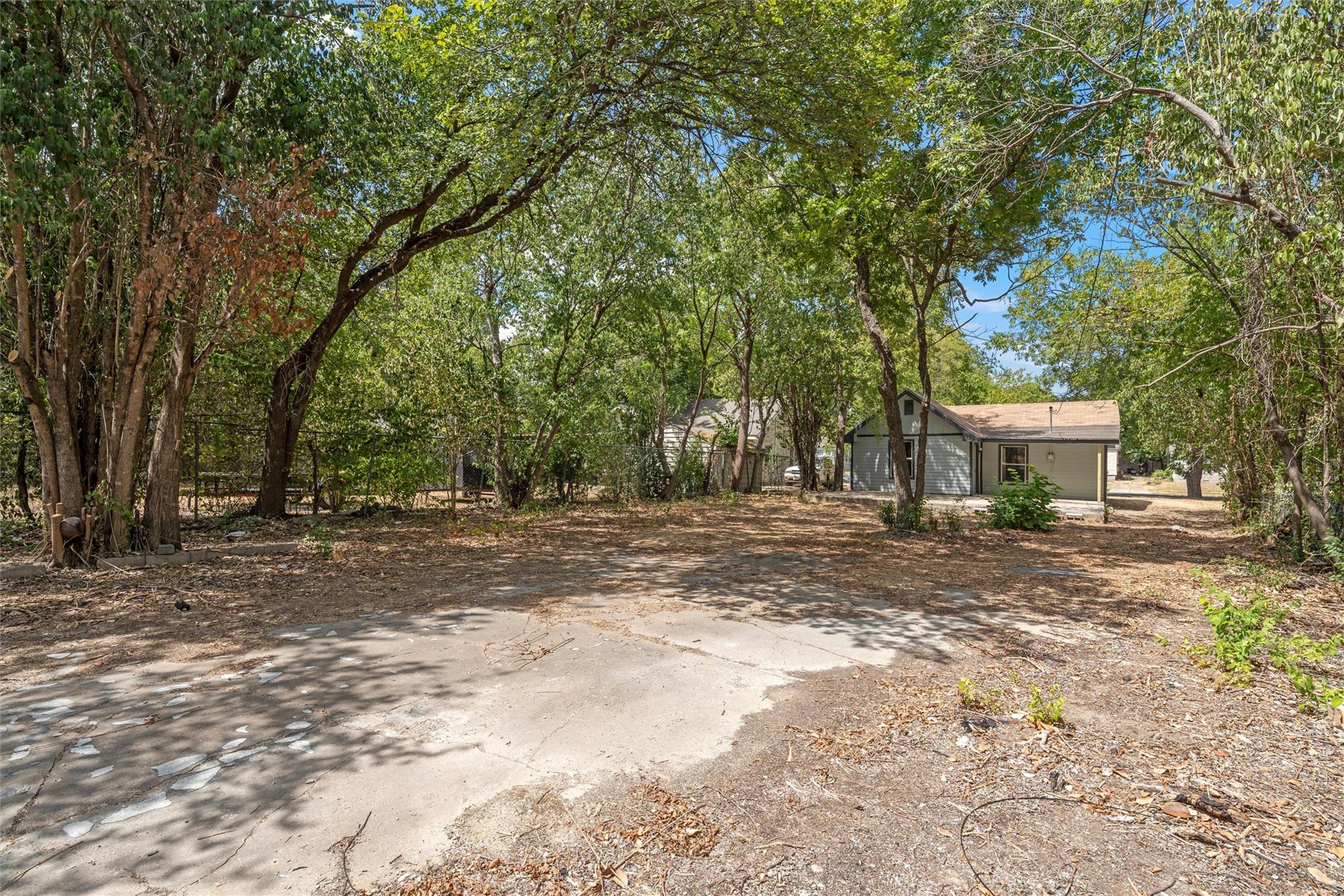 main property photo 27
