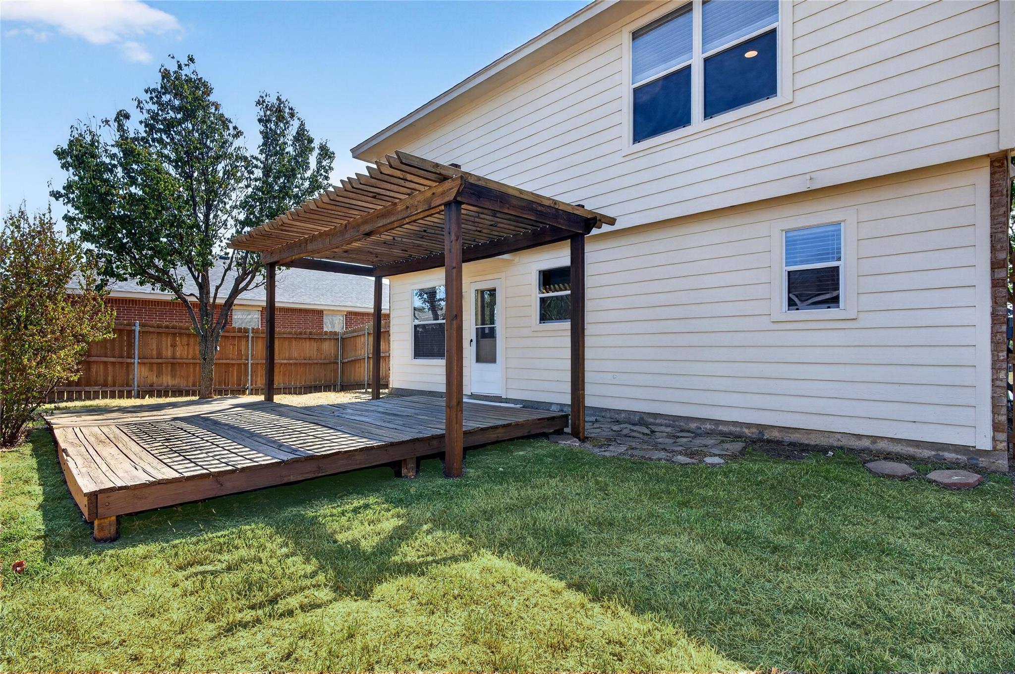 main property photo 16