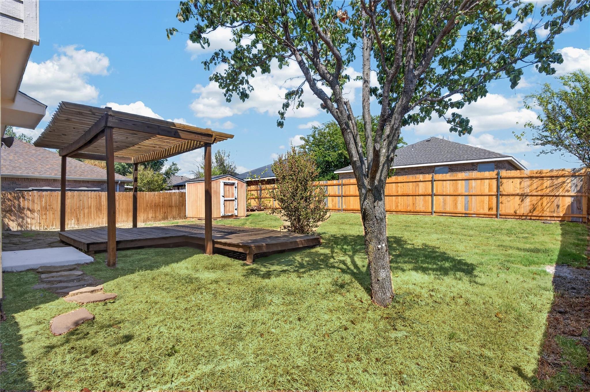 main property photo 17