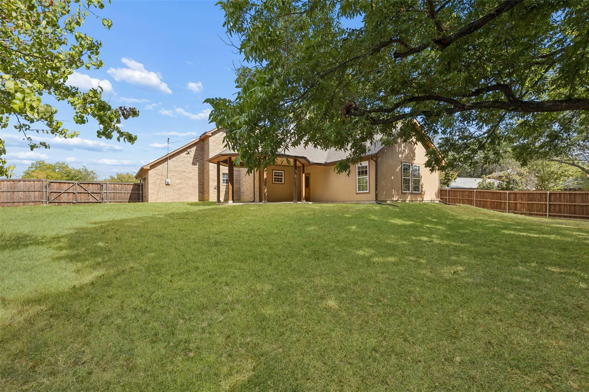 main property photo 27