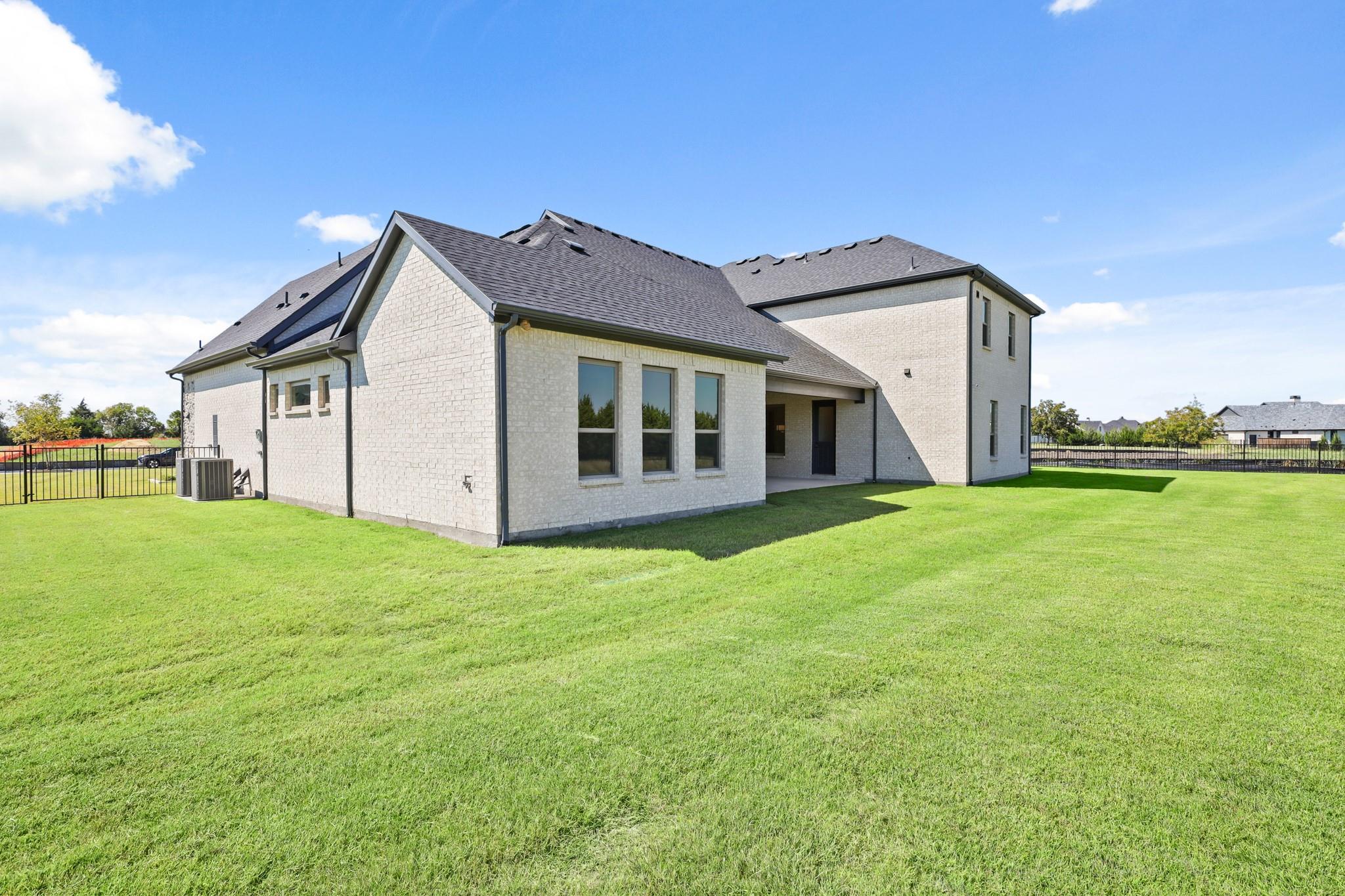 main property photo 38