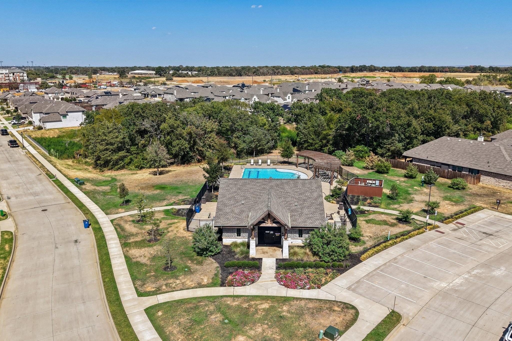 main property photo 33