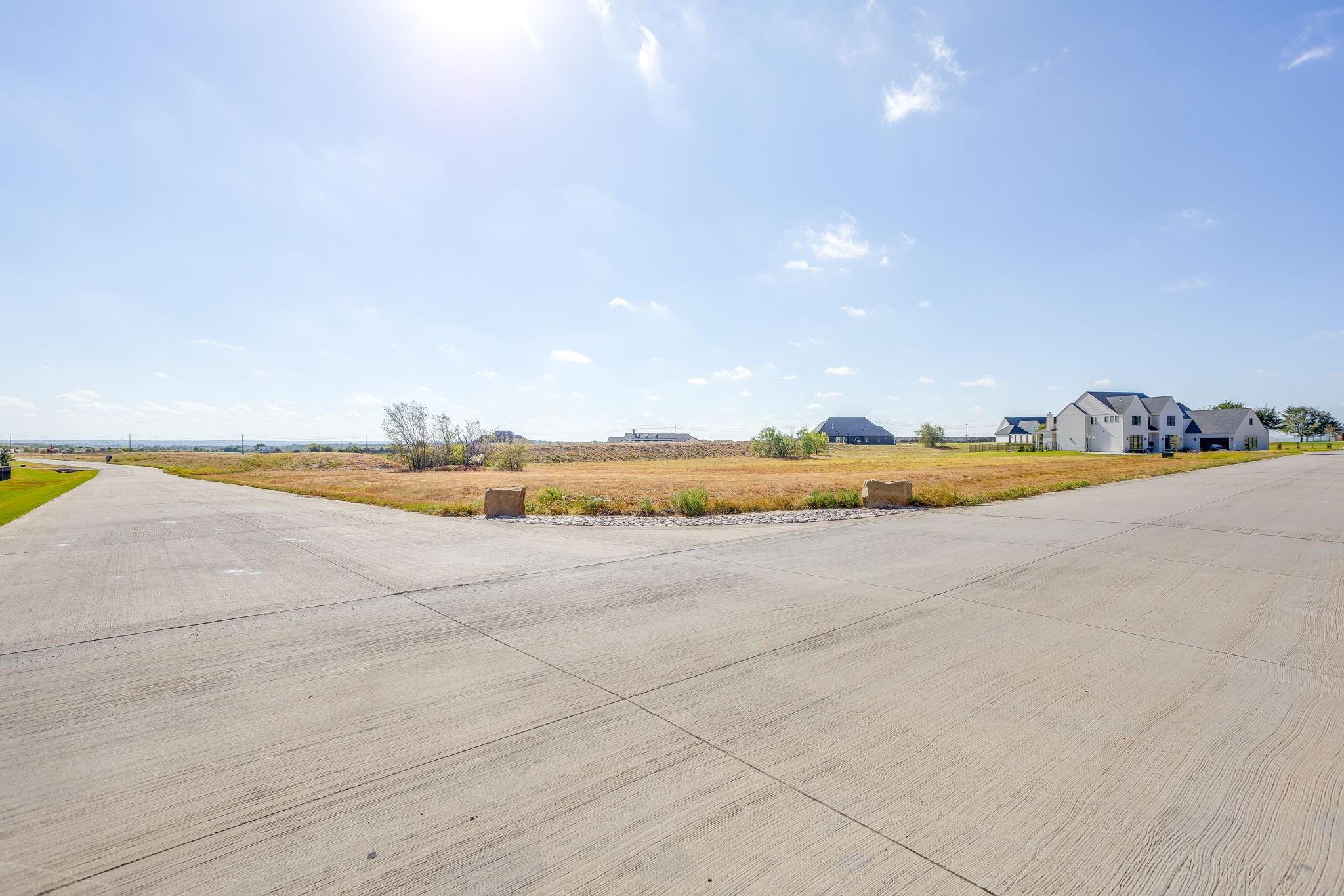 main property photo 17