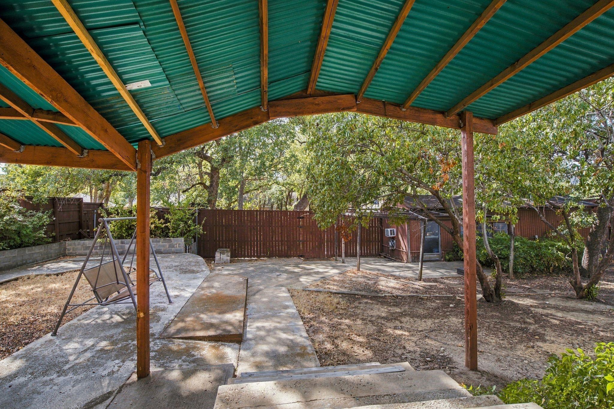 main property photo 33