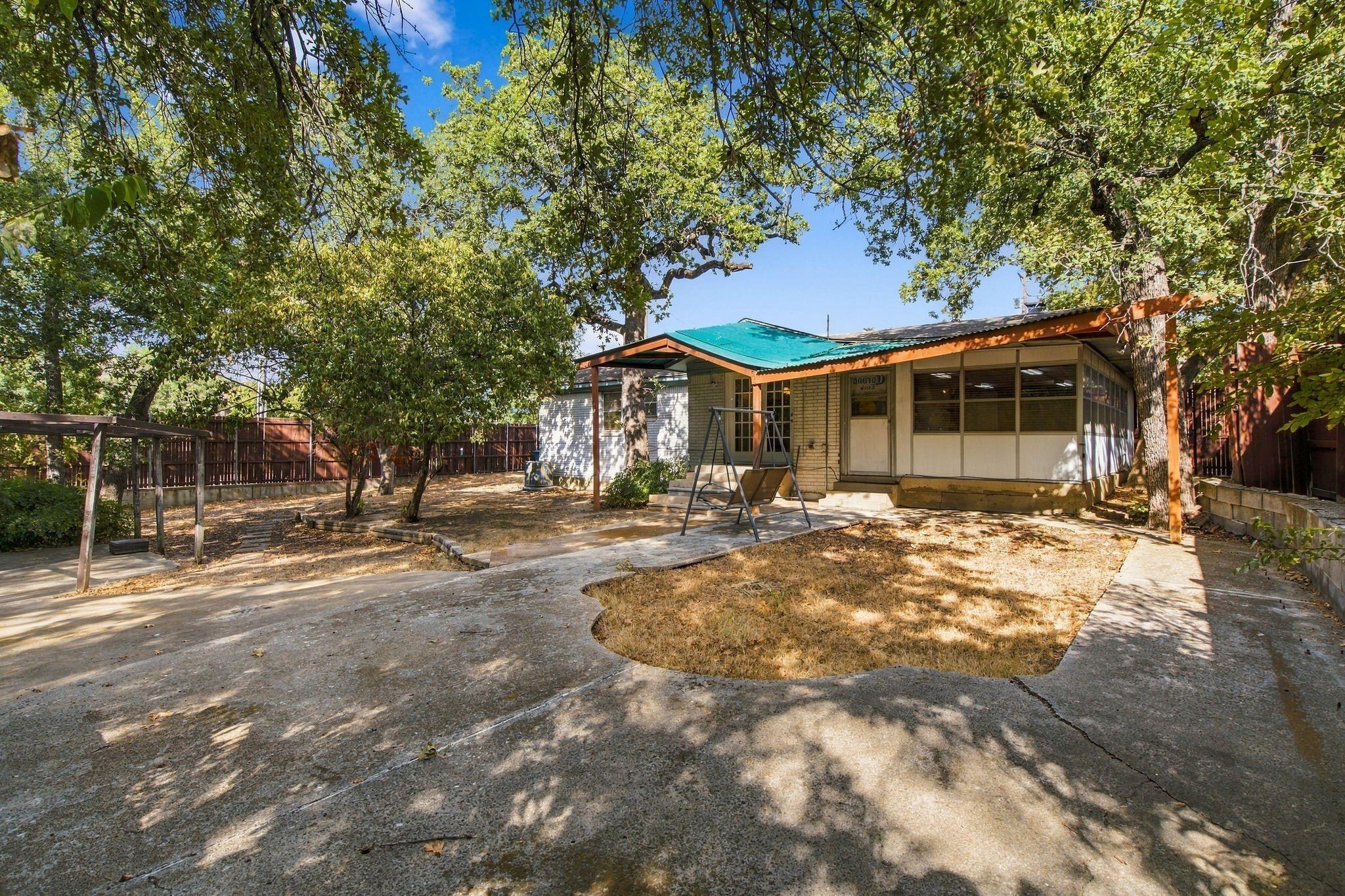 main property photo 34