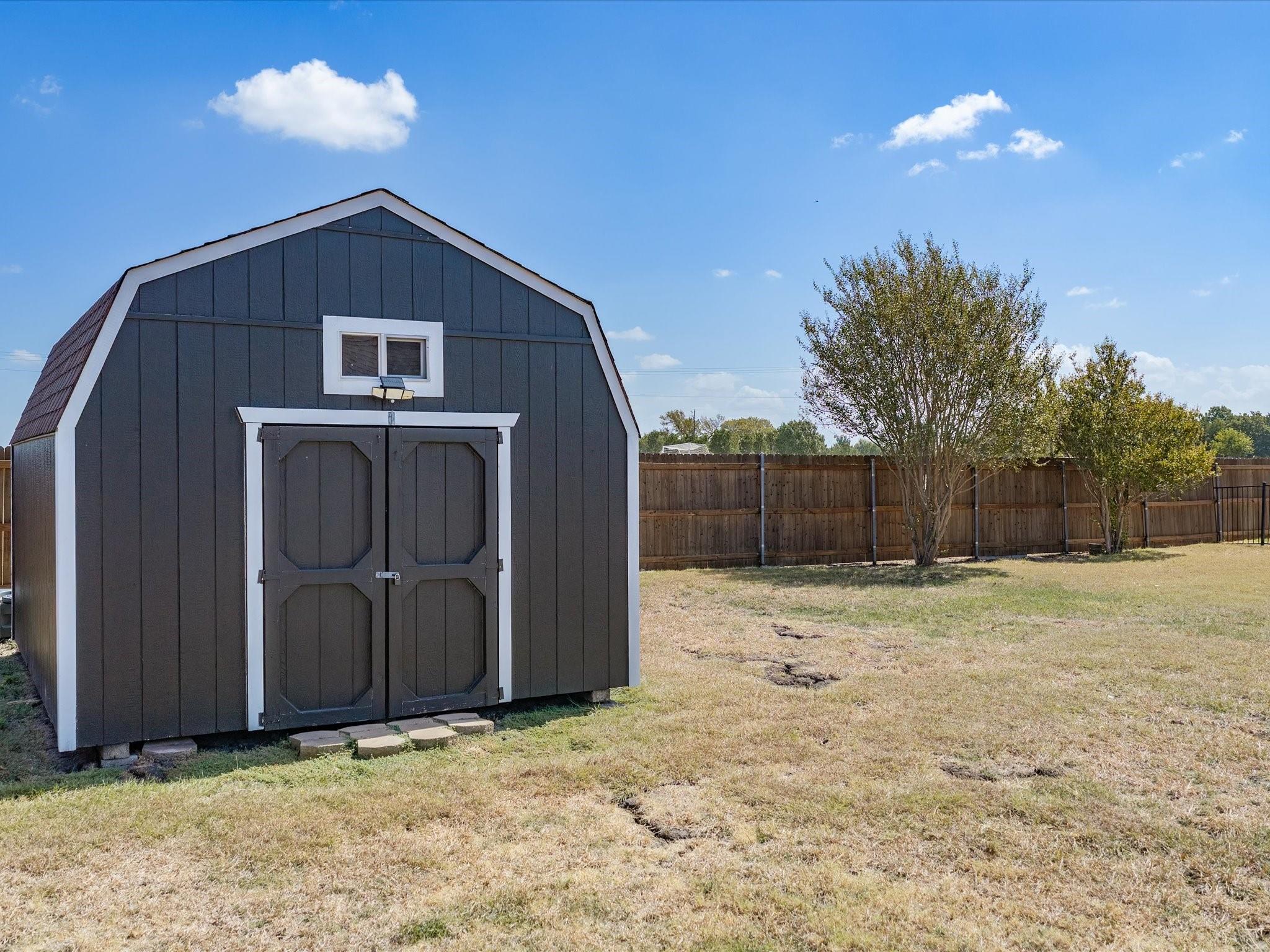 main property photo 36