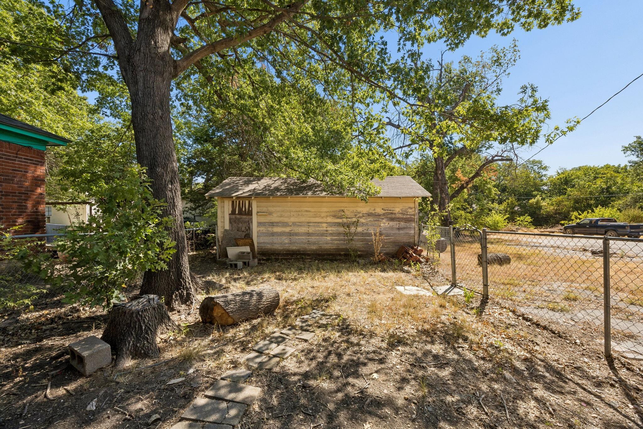 main property photo 16