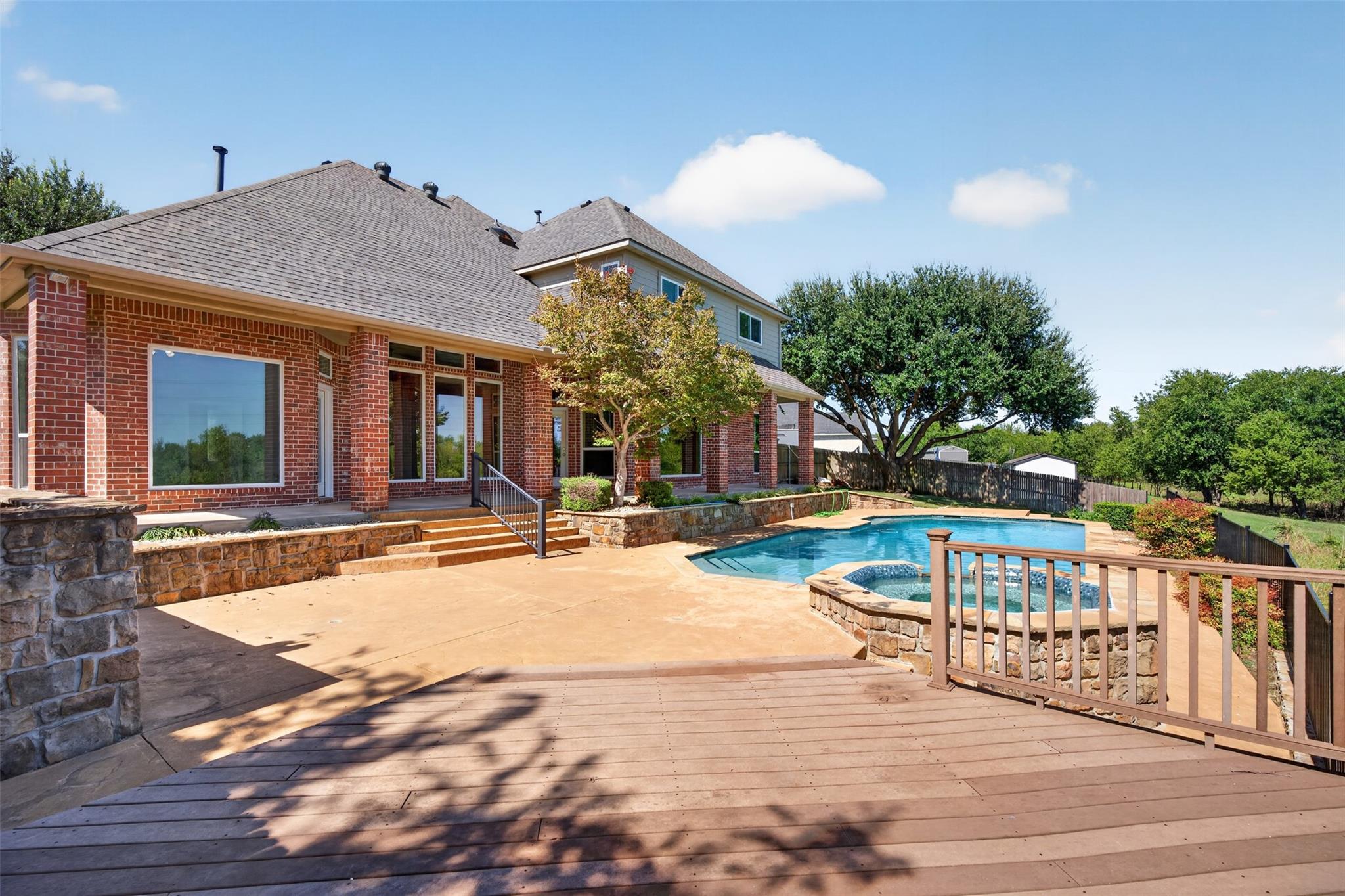 main property photo 19