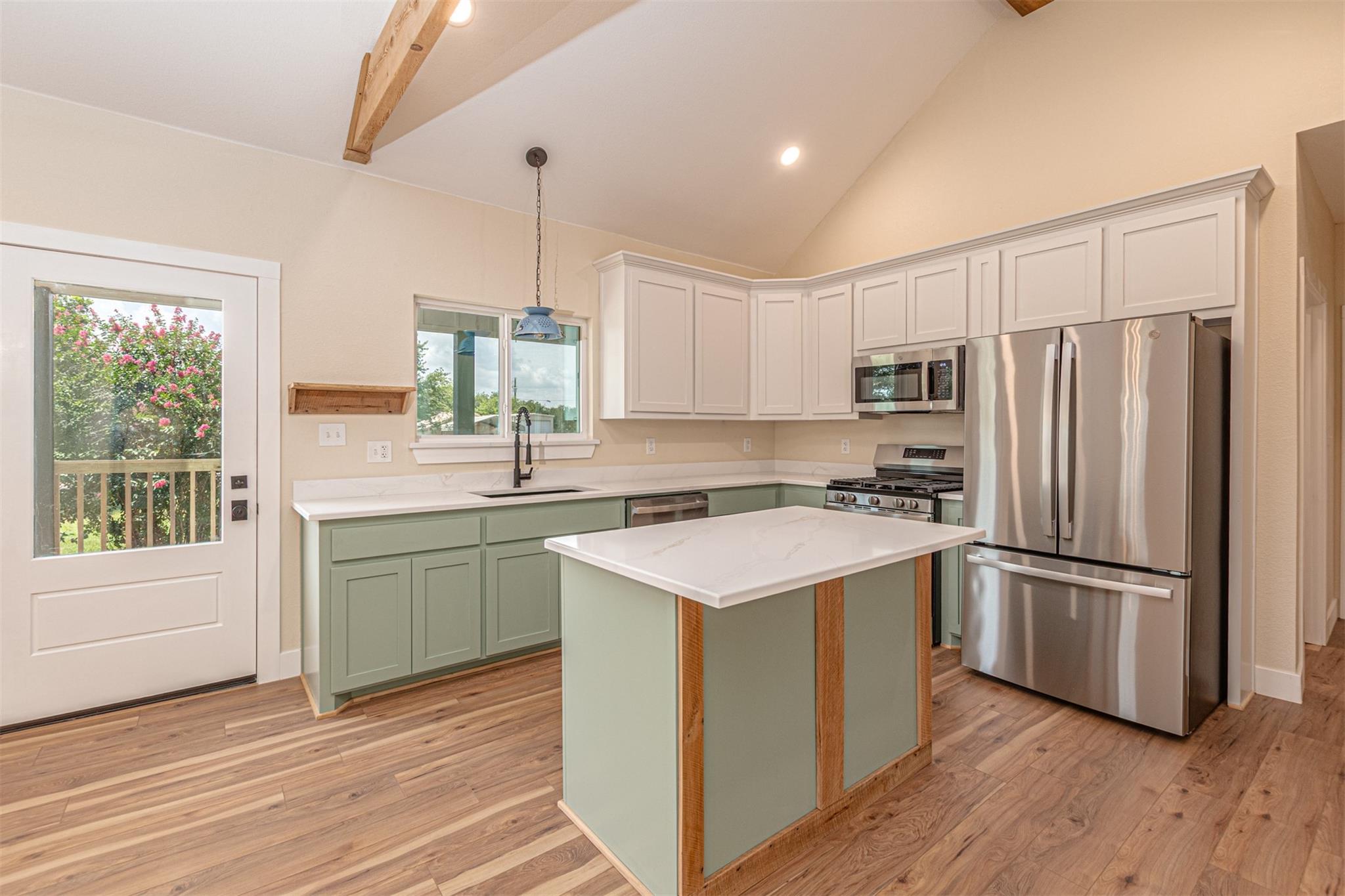 main property photo 11