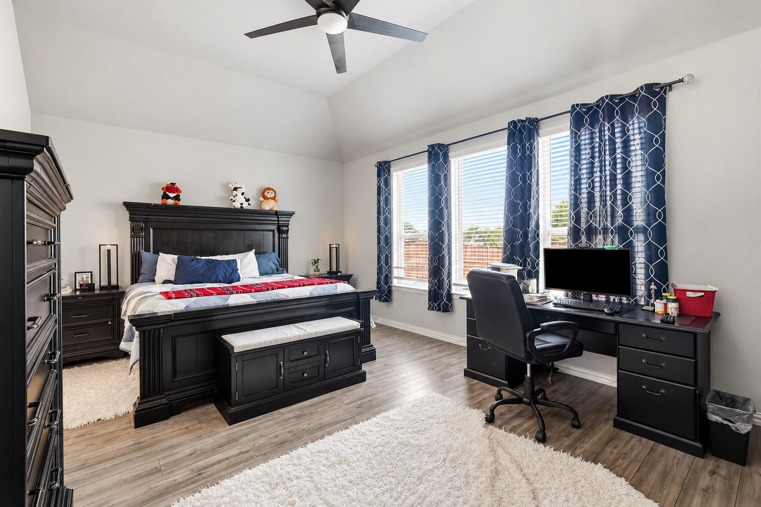 main property photo 20