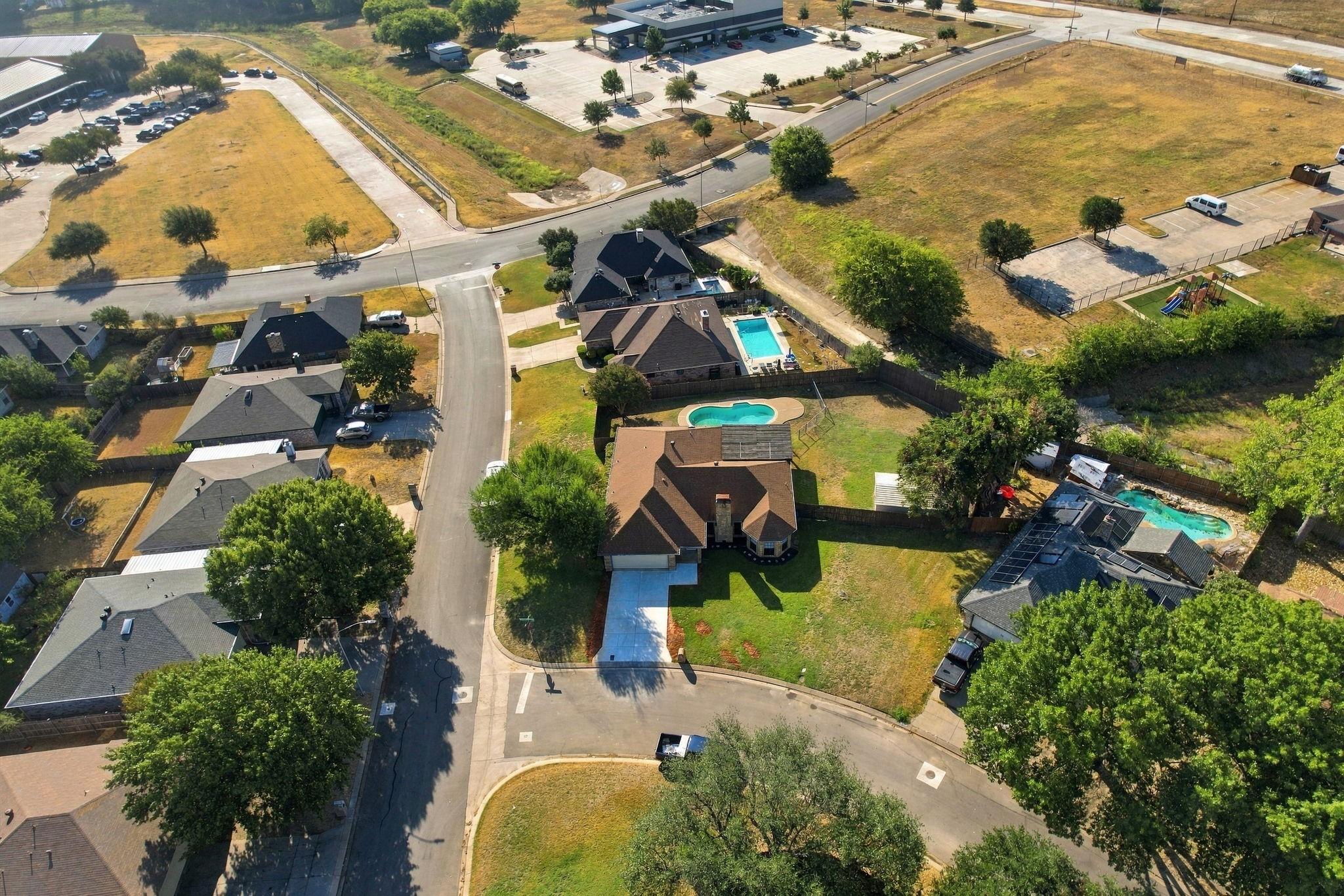main property photo 10