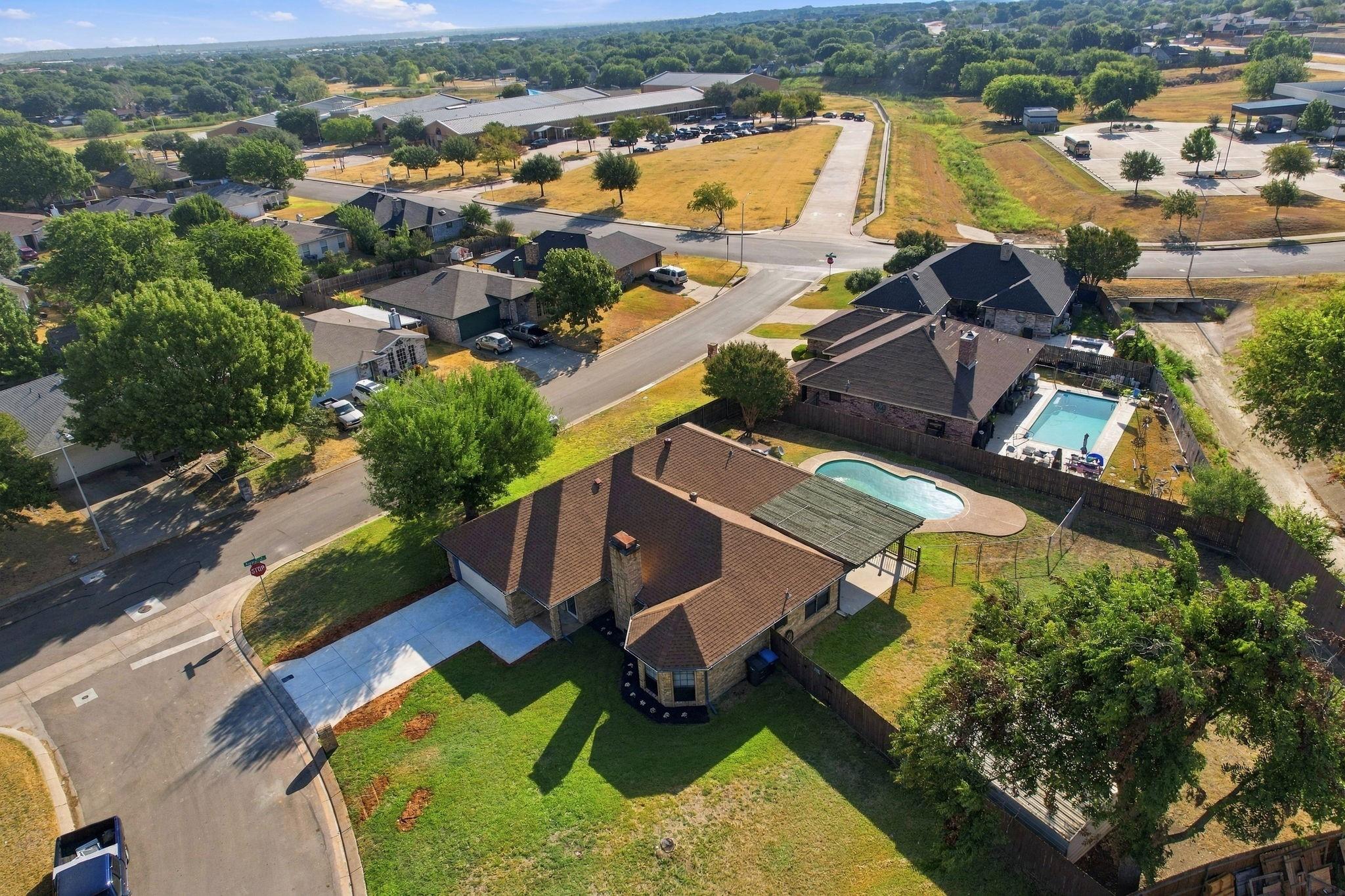 main property photo 5