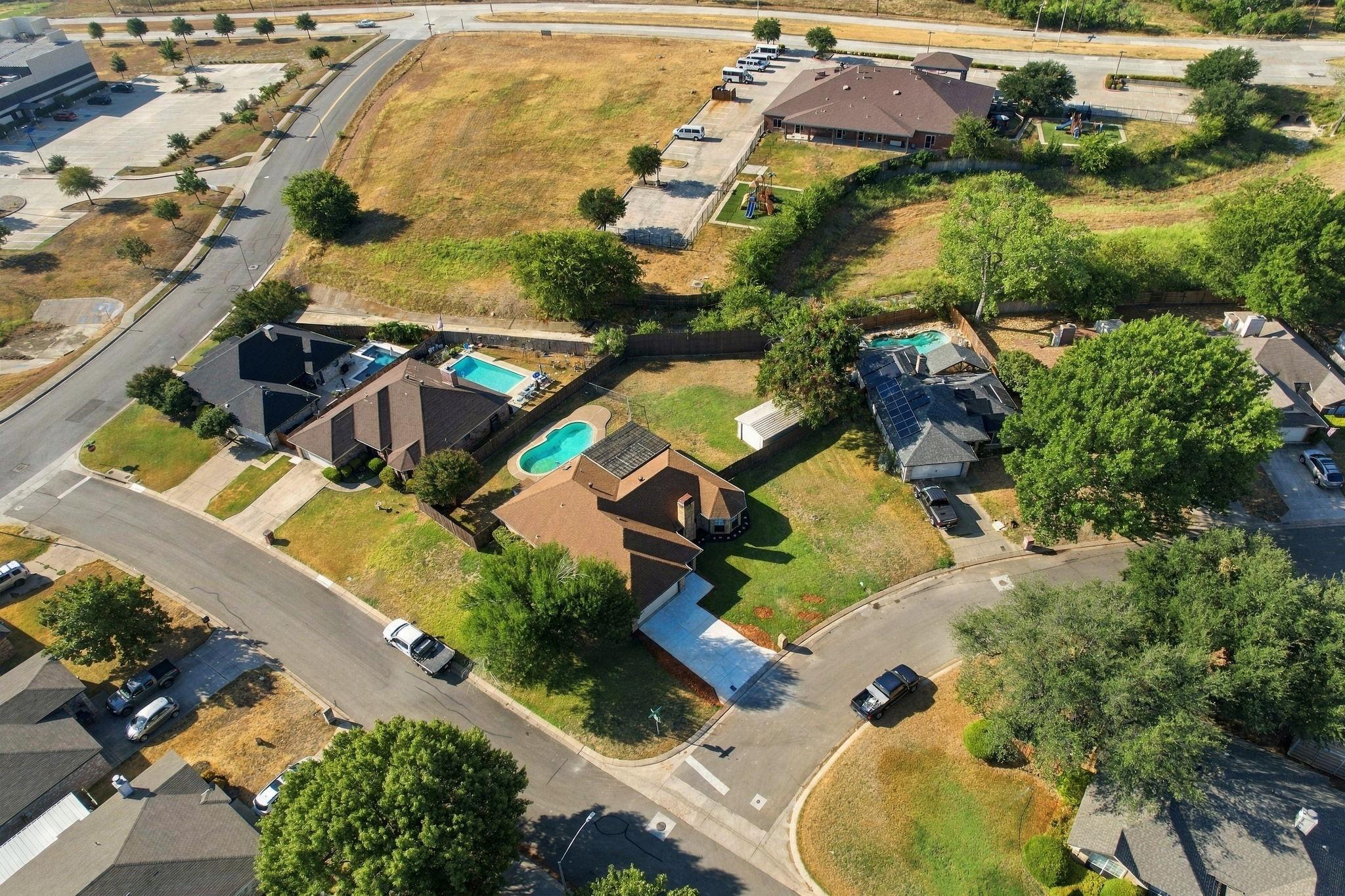 main property photo 9