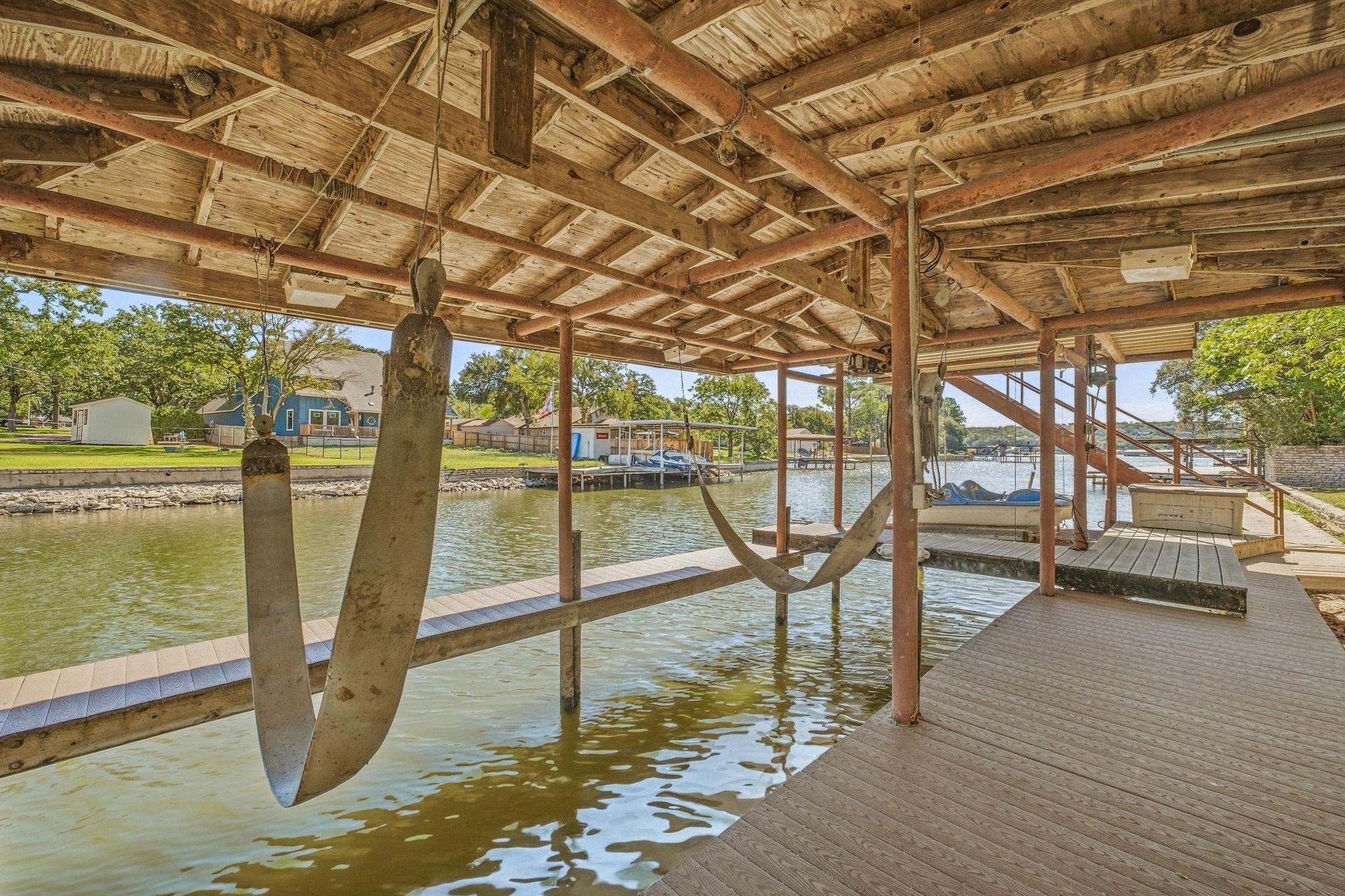 main property photo 29