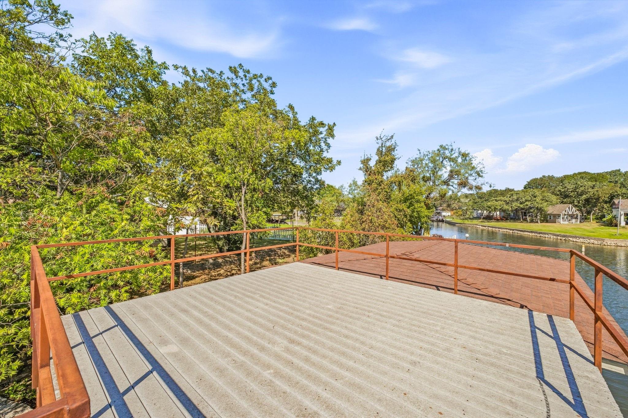 main property photo 30