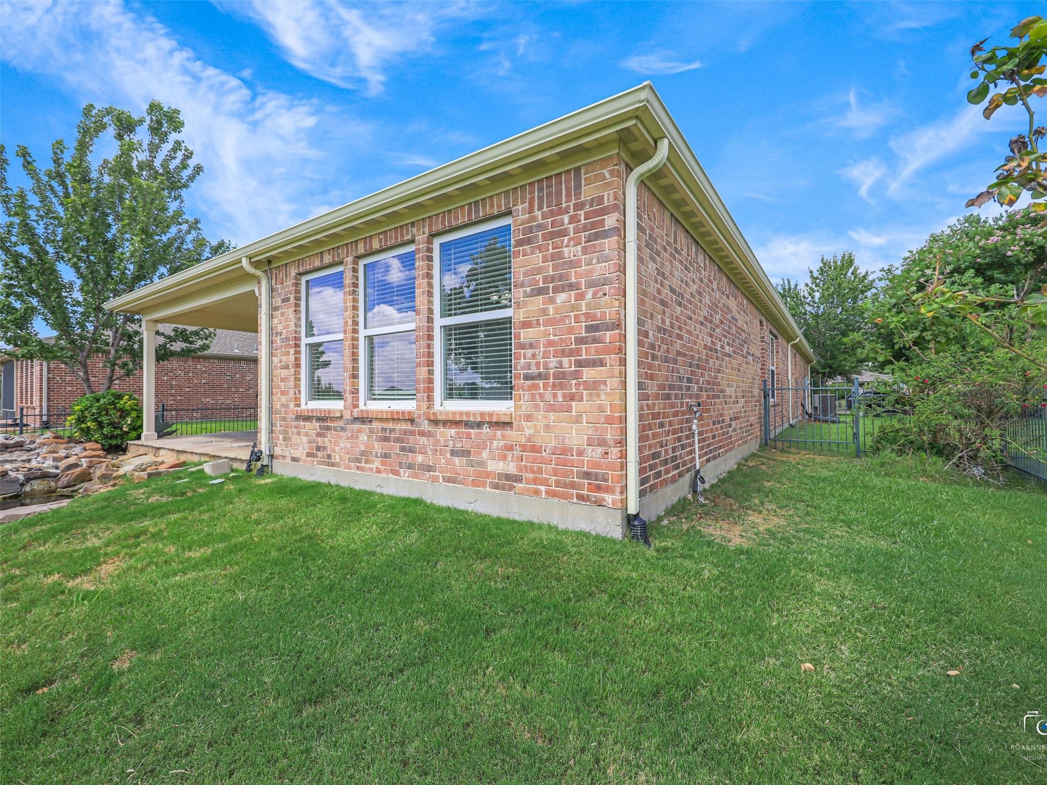 main property photo 30