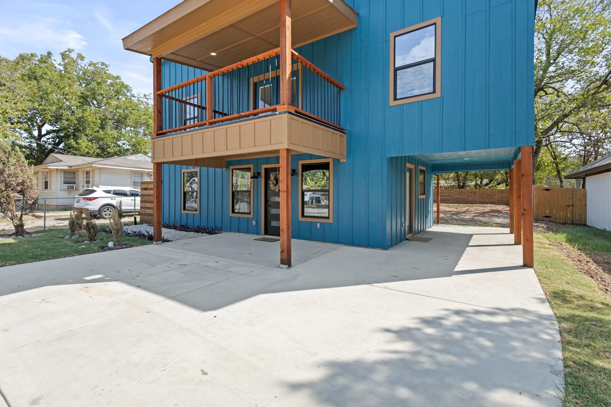 main property photo 30