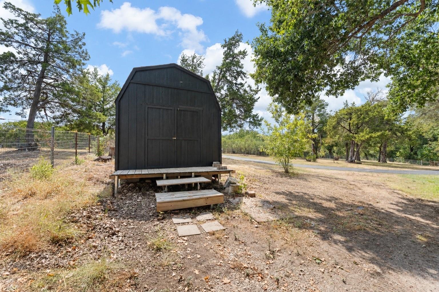 main property photo 32