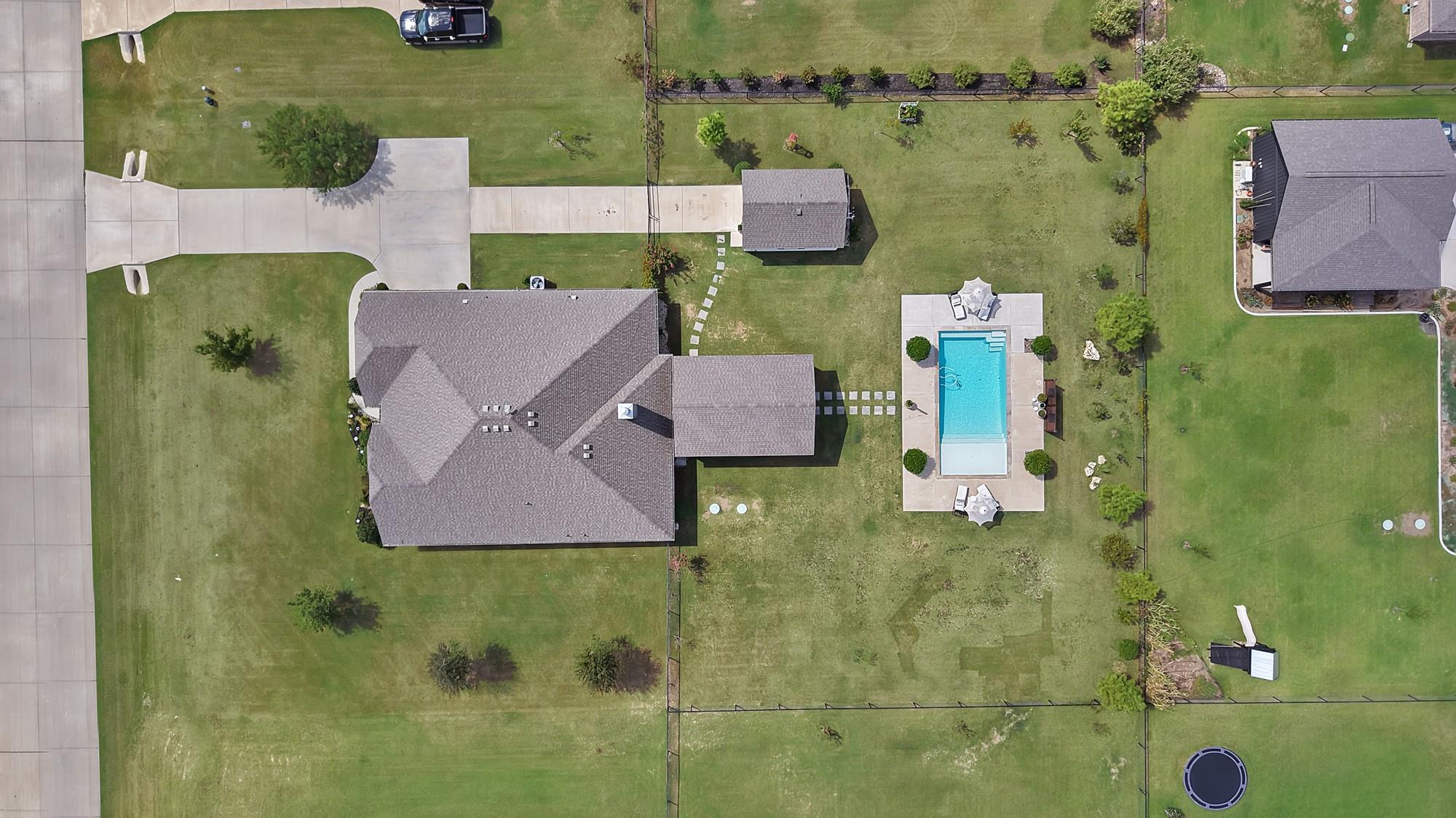 main property photo 32