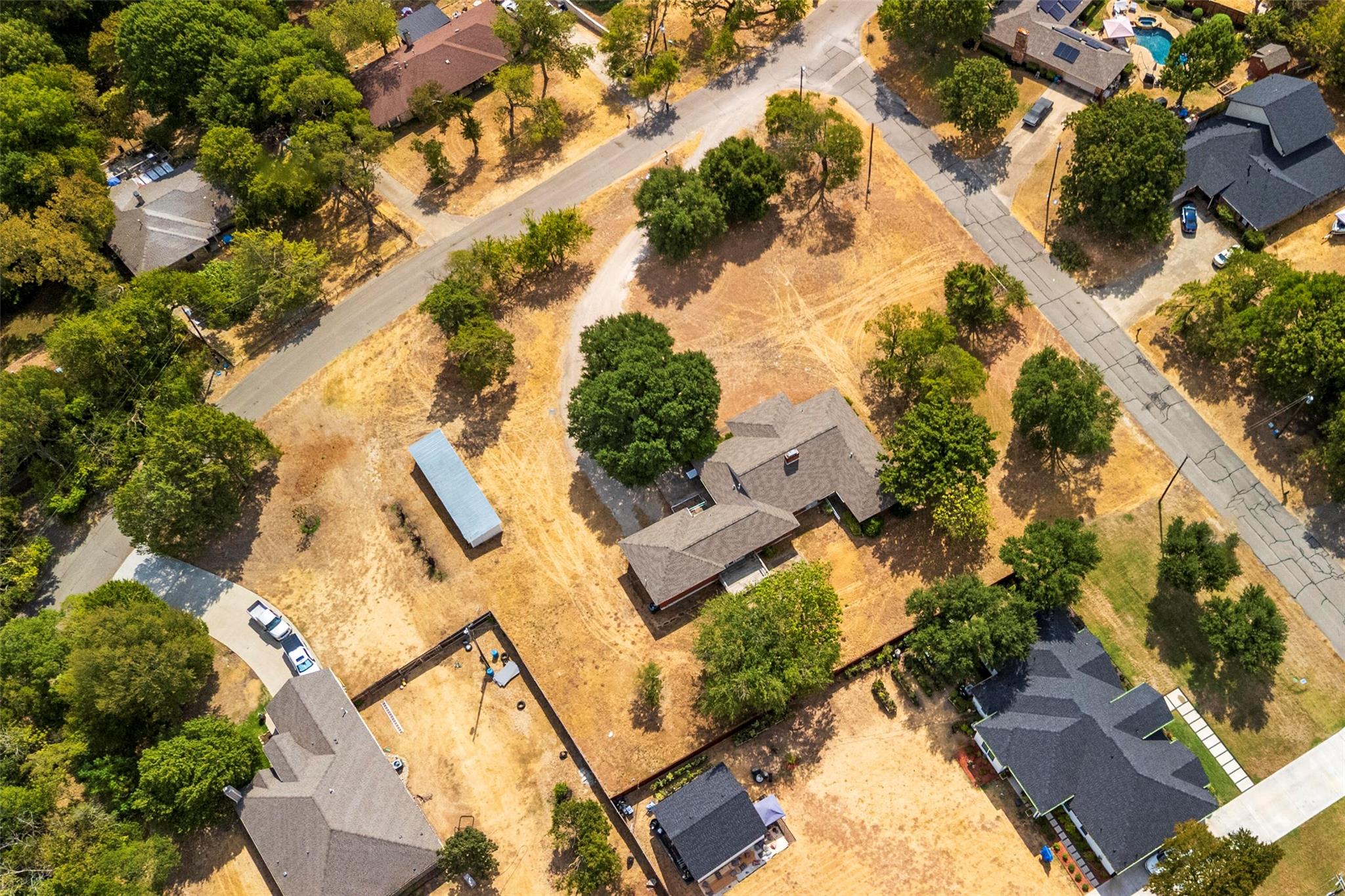 main property photo 37