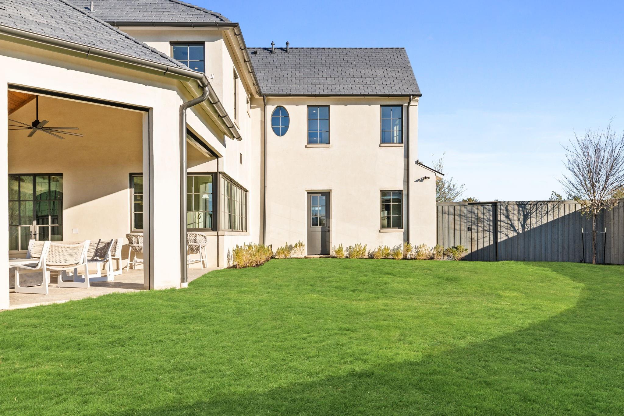 main property photo 32